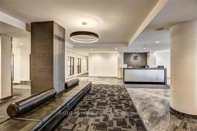 350 Webb Drive 1807, Mississauga, ON L5B 3W4 photo 3