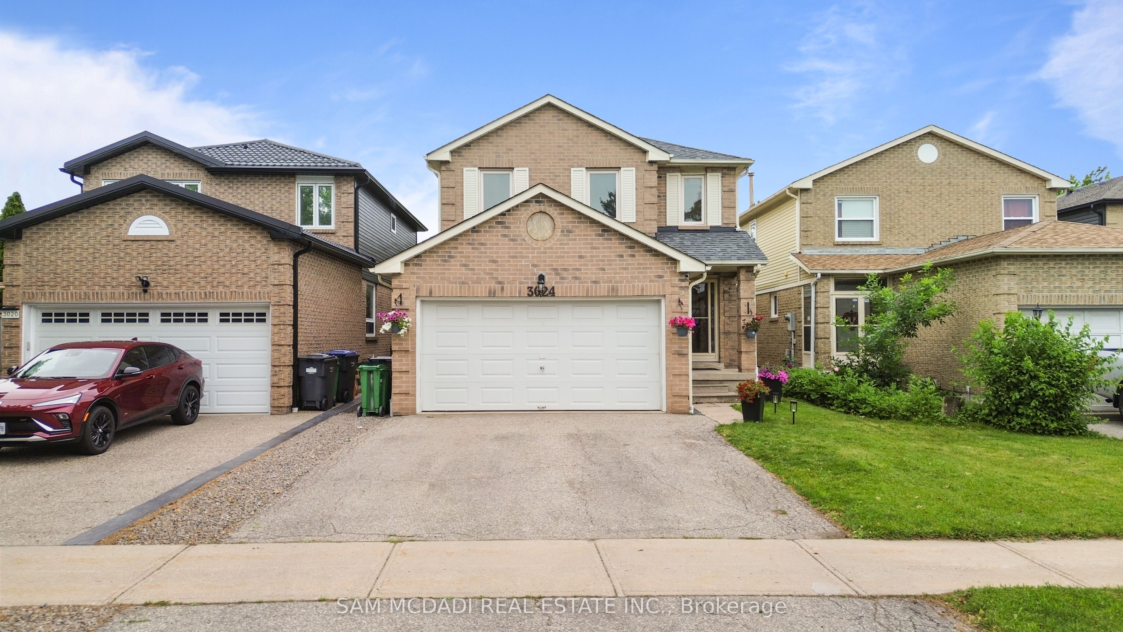 3024 Valcourt Crescent, Mississauga, ON L5L 5J4 photo 2
