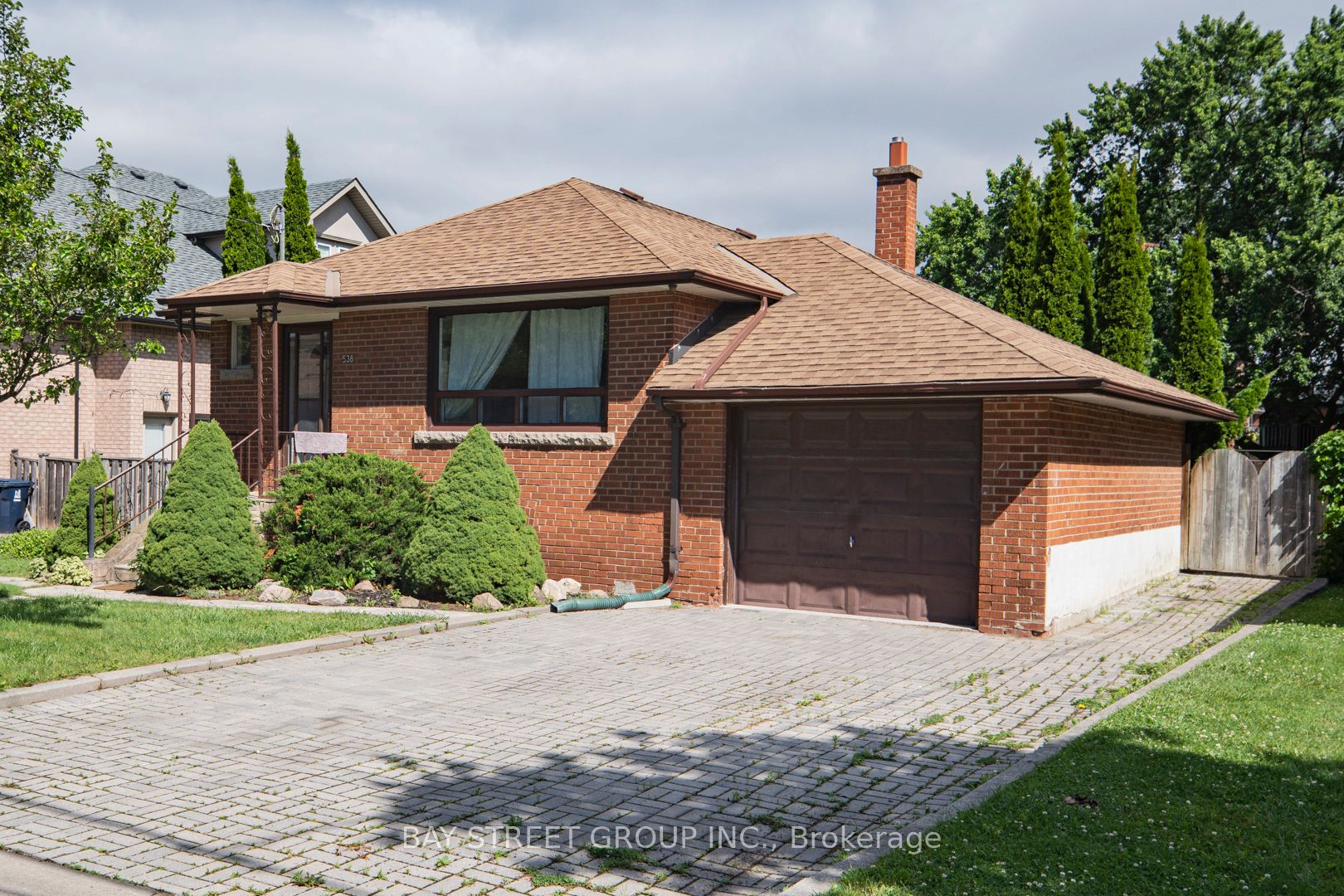 538 Queens Drive Basement, Toronto, ON M6L 1M8 photo 2