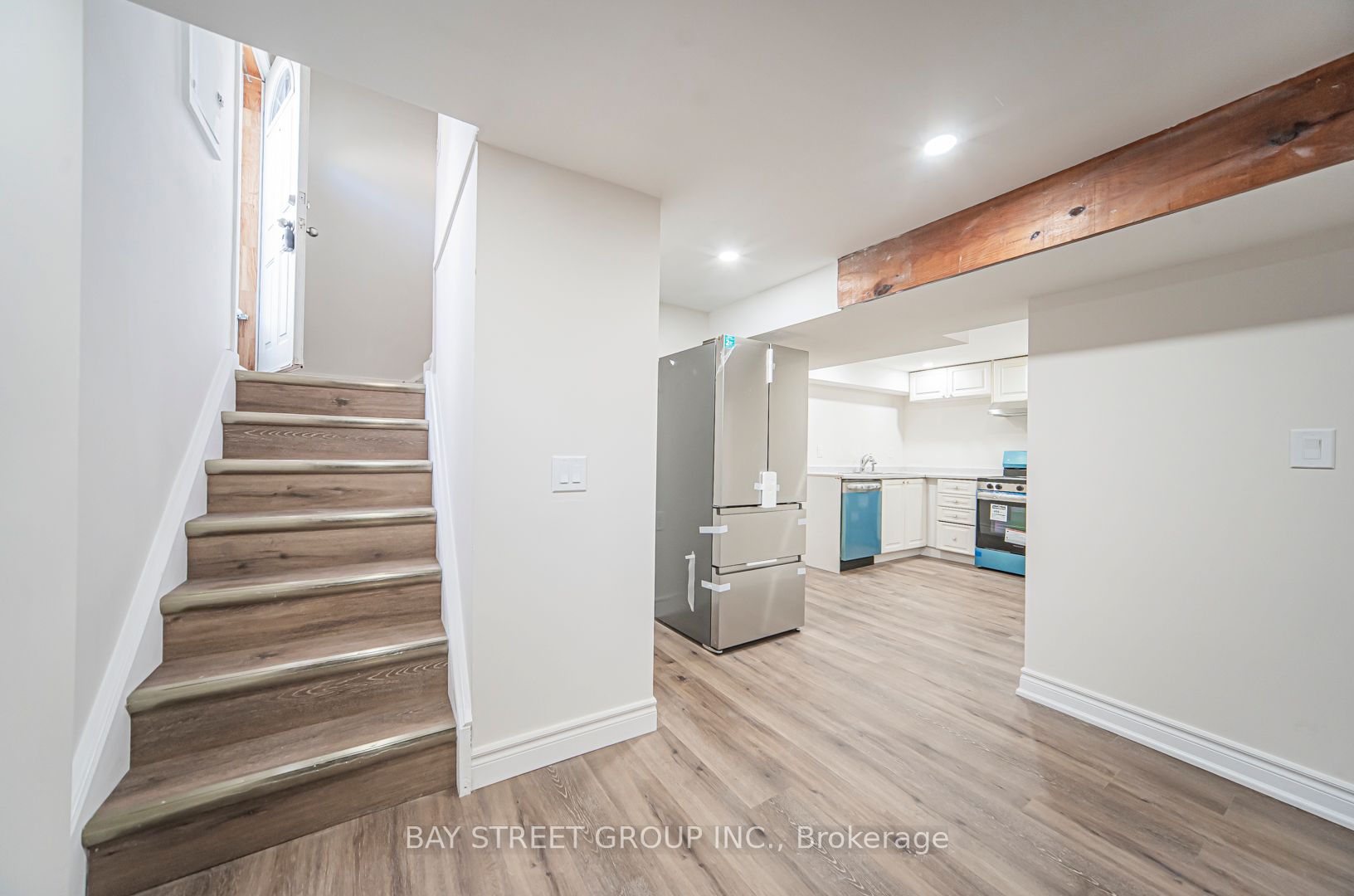 538 Queens Drive Basement, Toronto, ON M6L 1M8 photo 4