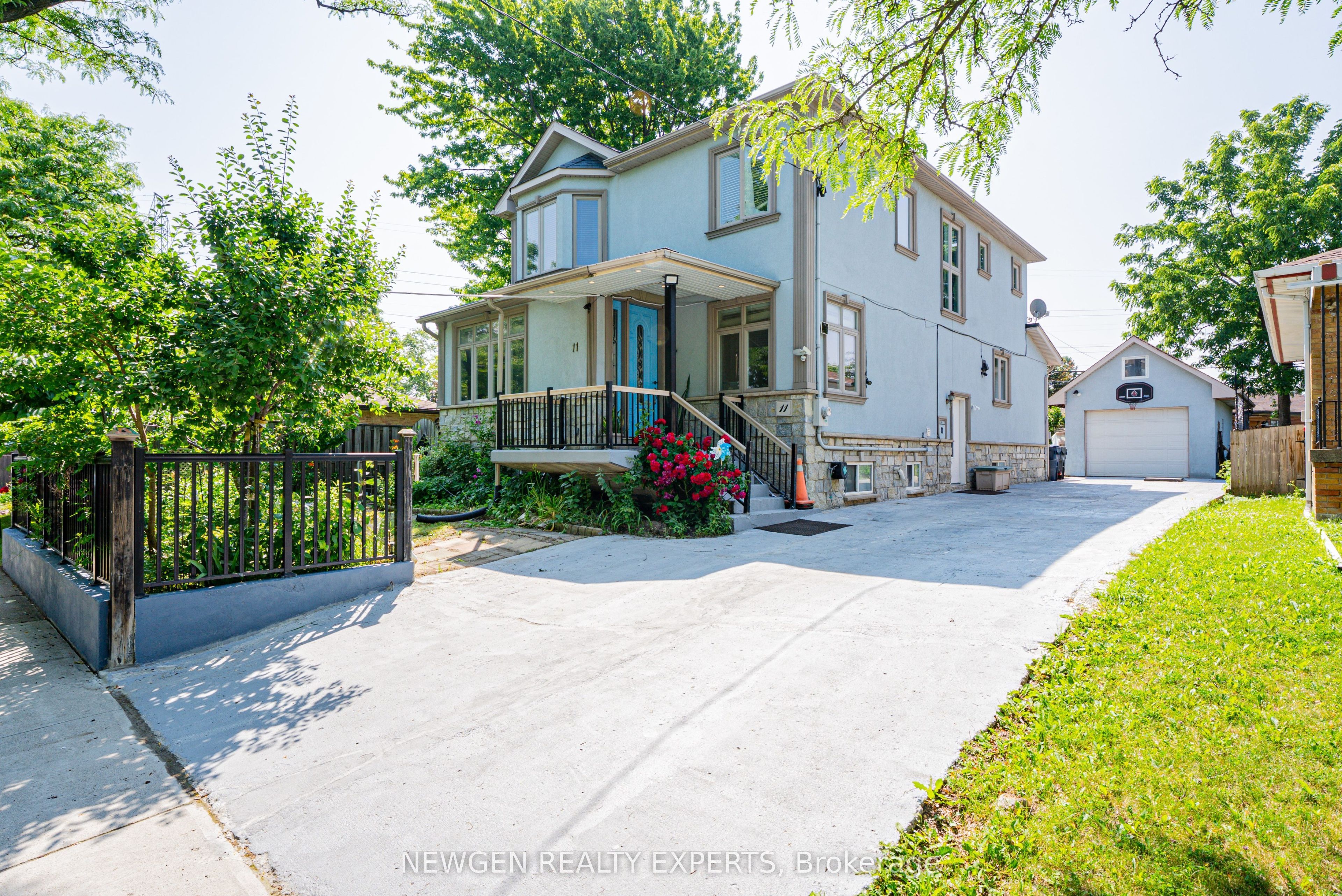 11 Benway Drive, Toronto, ON M9W 1Z2