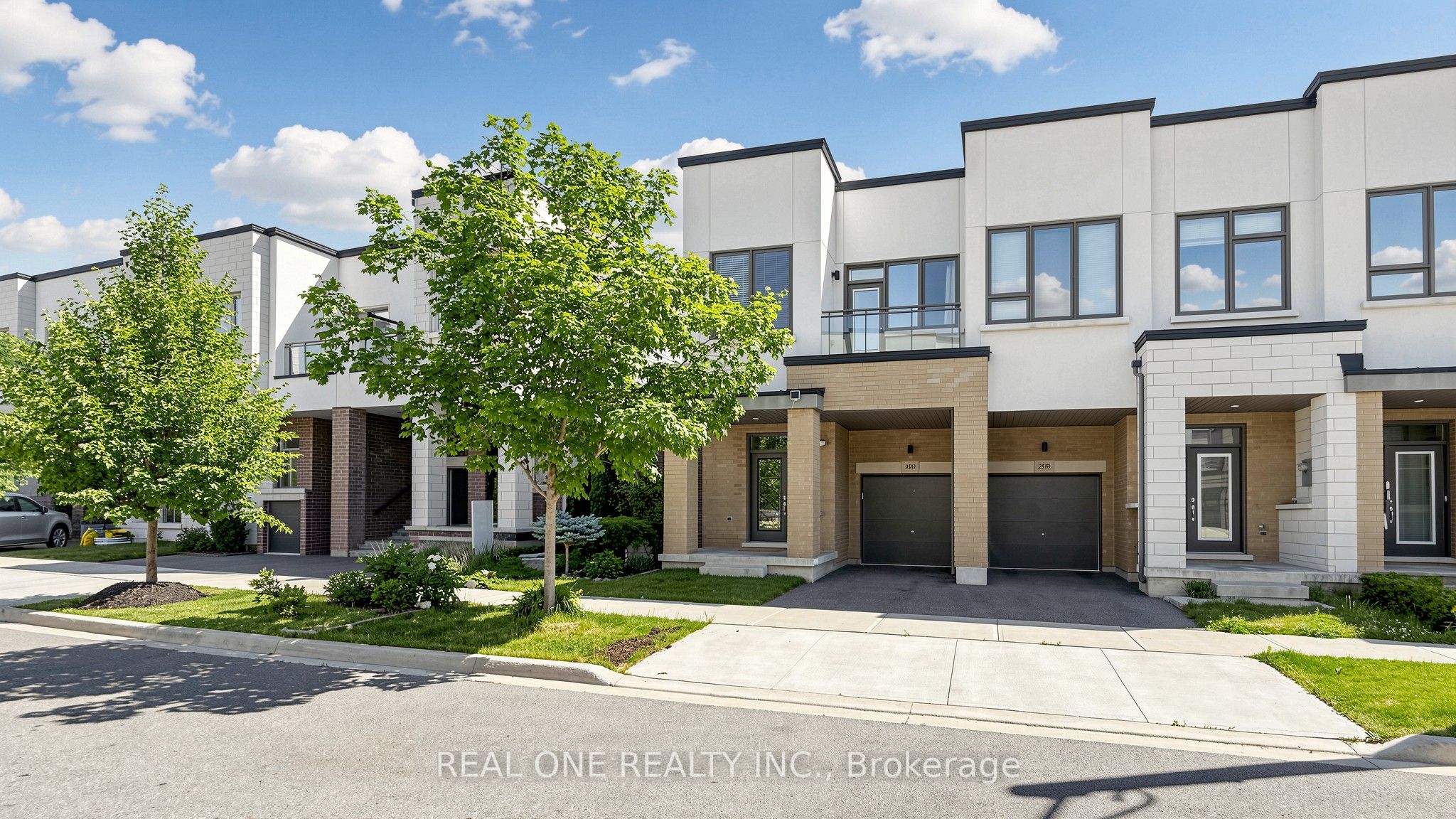 3151 Mintwood Circle, Oakville, ON L6H 0N9 photo 2