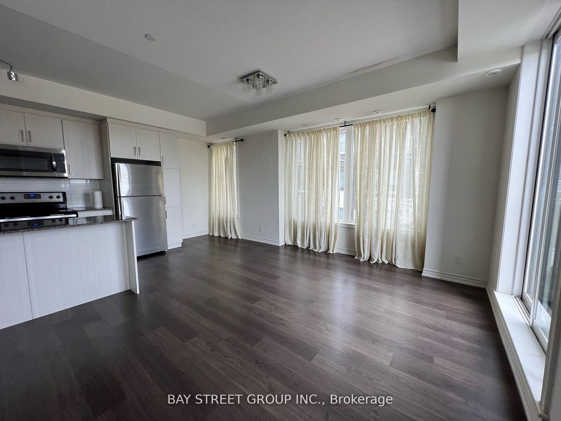 115 long branch Avenue 15, Toronto, ON M8W 0A9 photo 2