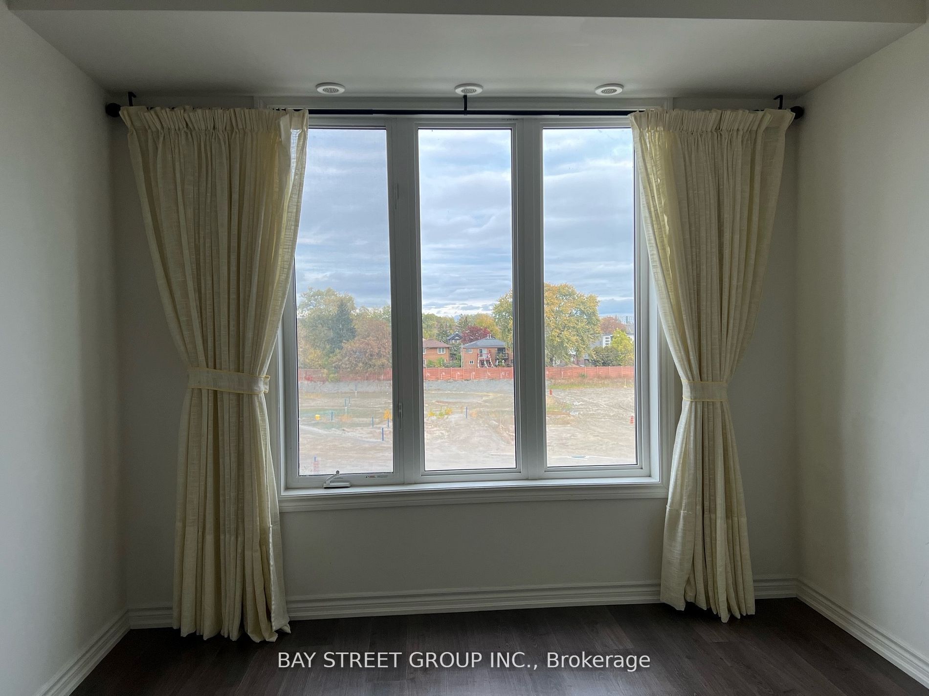 115 long branch Avenue 15, Toronto, ON M8W 0A9 photo 3