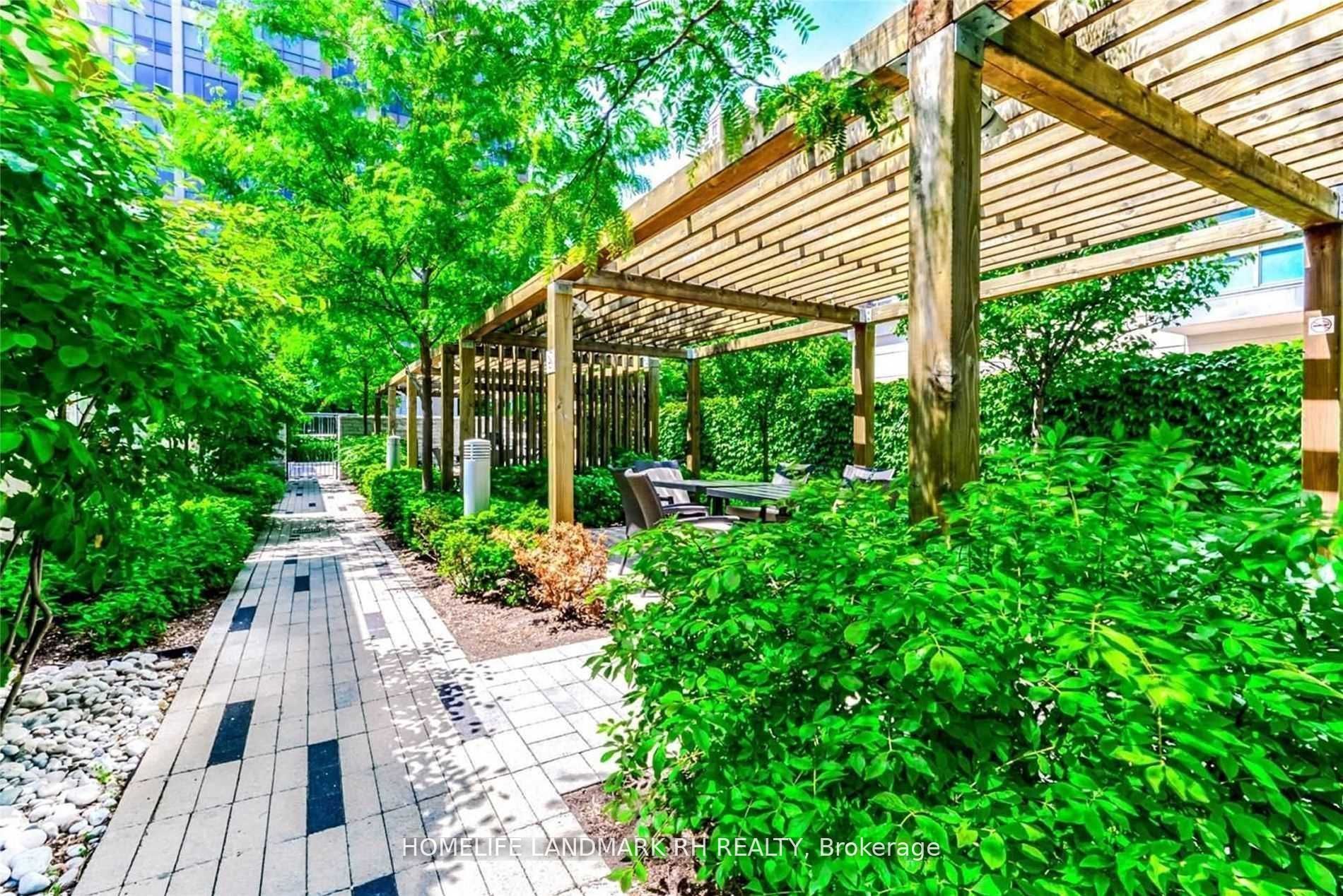 15 Viking Lane 901, Toronto, ON M9B 0A4 photo 2