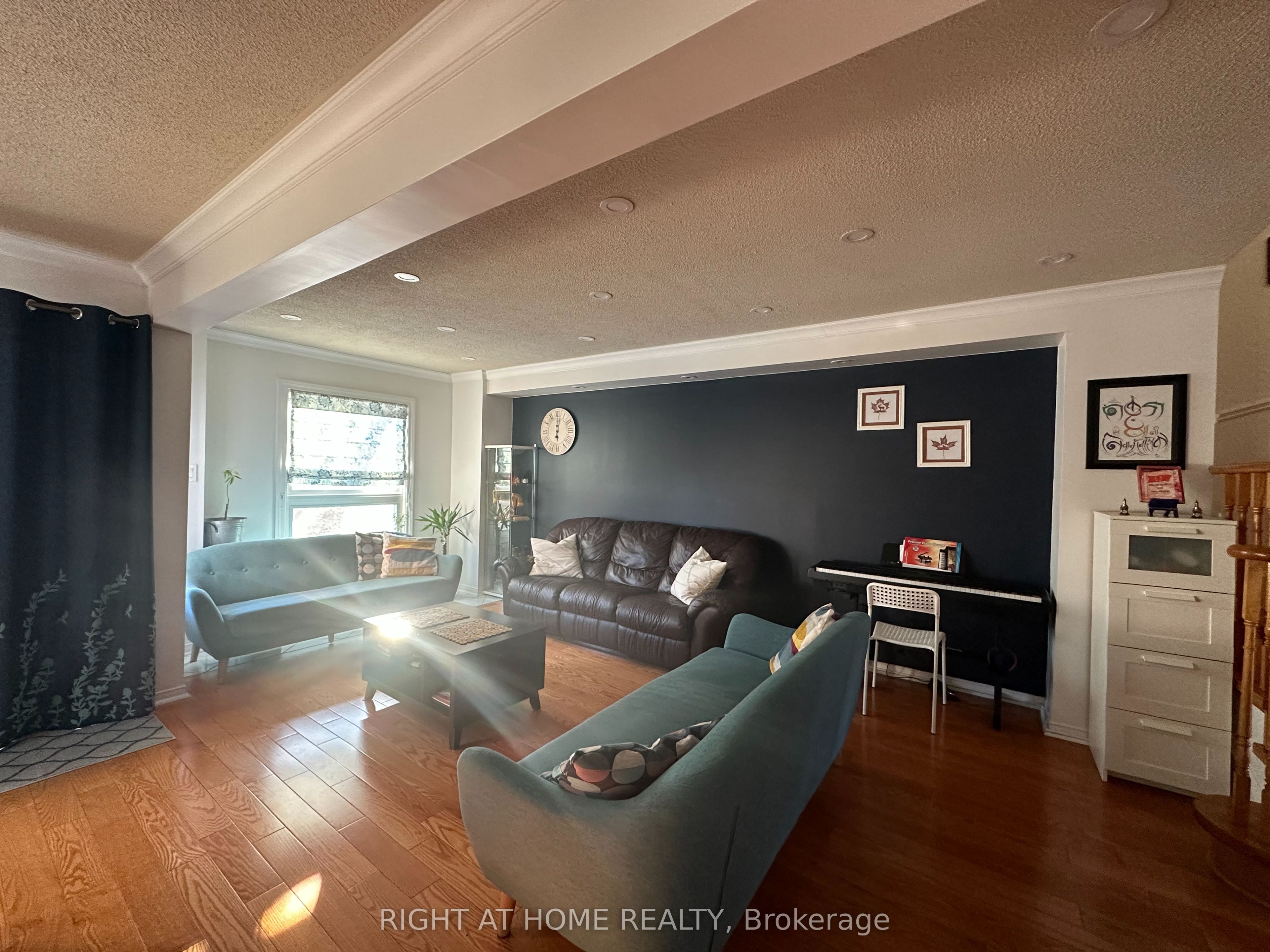 1140 Leewood Drive, Oakville, ON L6M 3B7 photo 3