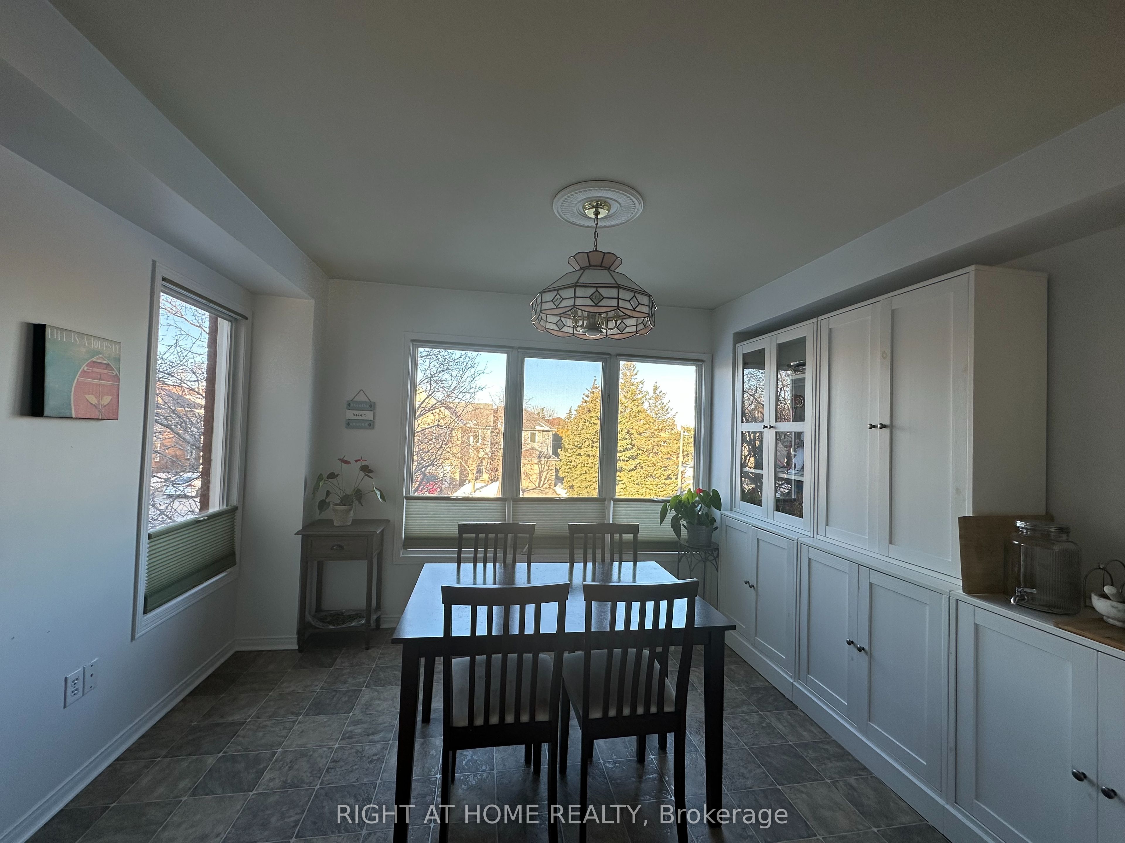 1140 Leewood Drive, Oakville, ON L6M 3B7 photo 5