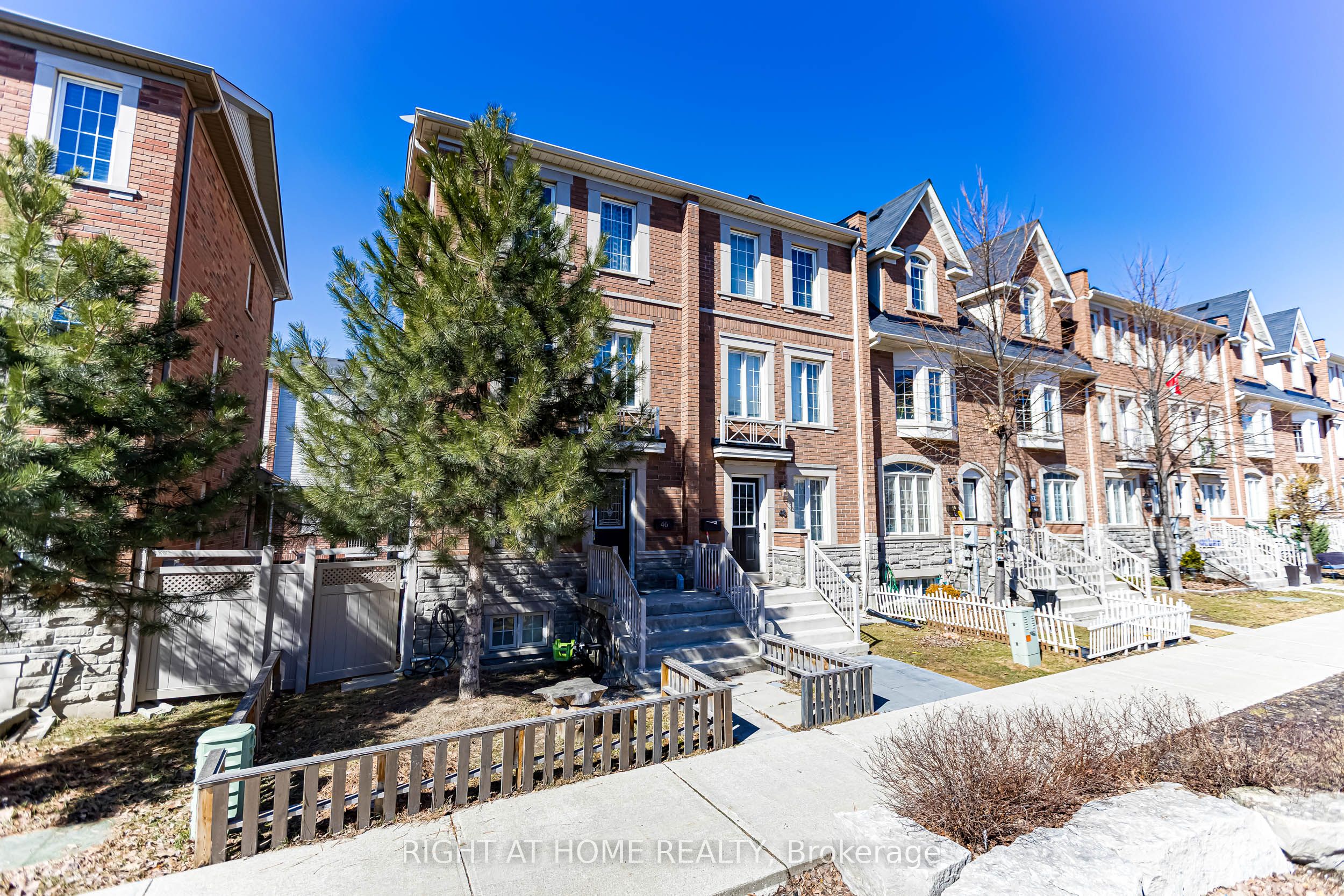 46 Odoardo Di Santo Circle, Toronto, ON M3L 0E7 photo 3