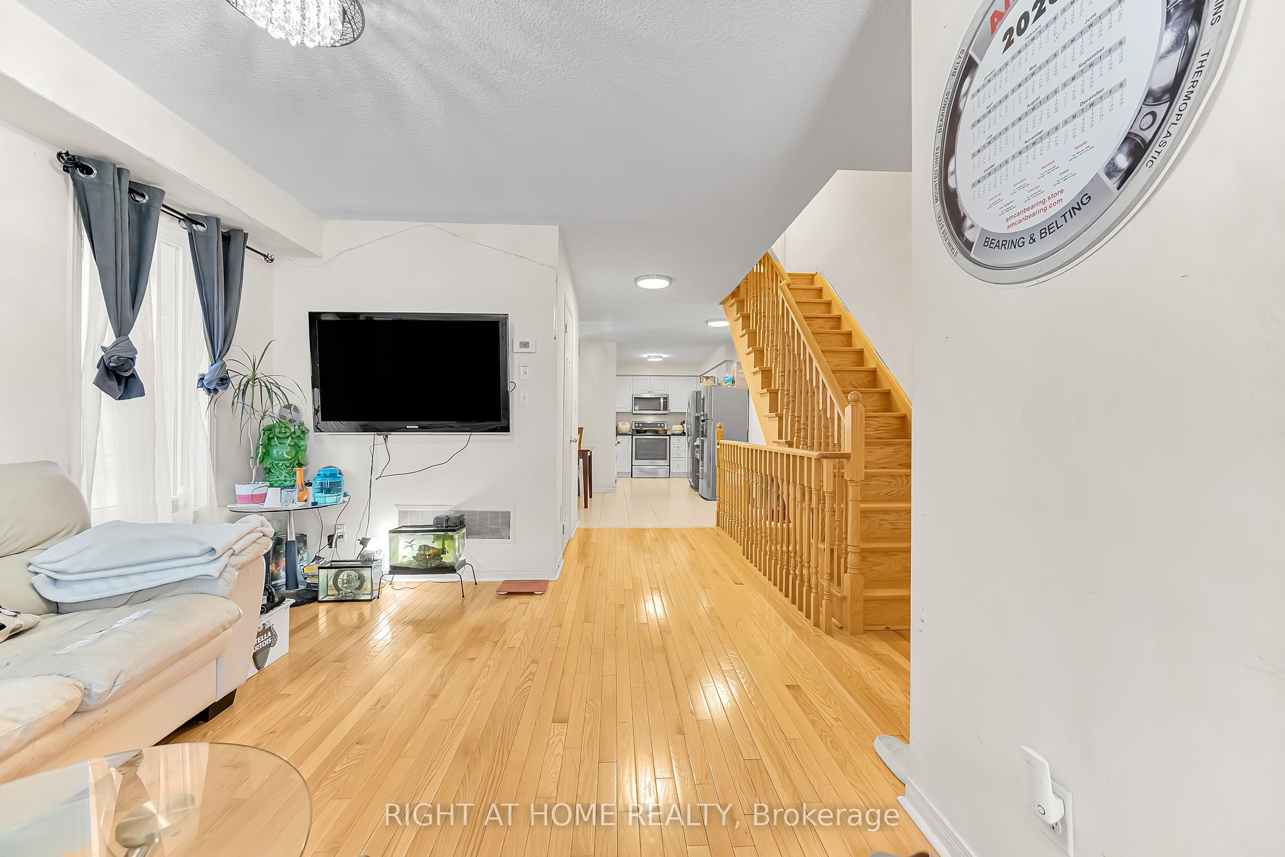 46 Odoardo Di Santo Circle, Toronto, ON M3L 0E7 photo 5