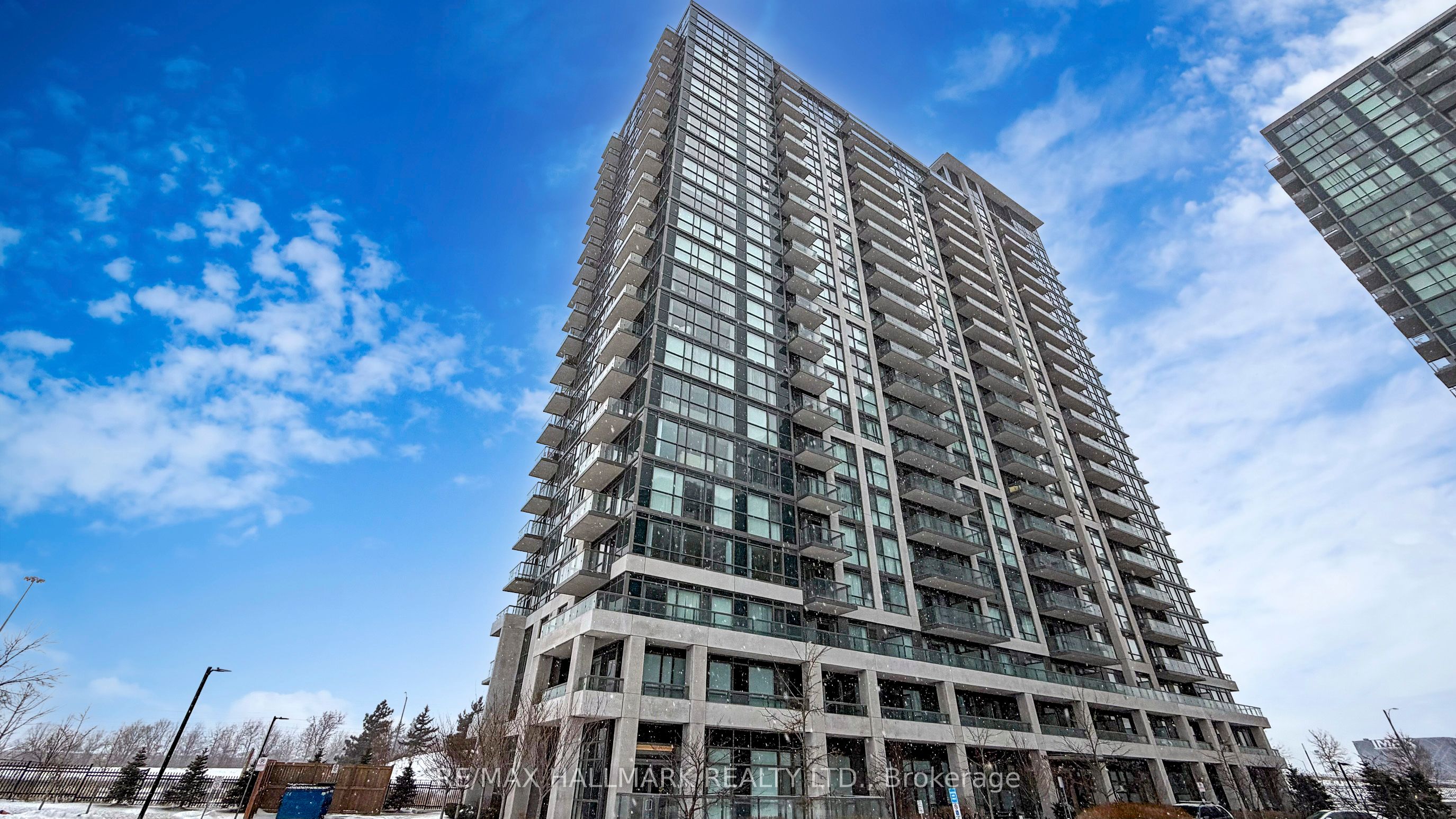 349 Rathburn Road W 910, Mississauga, ON L5B 0G9