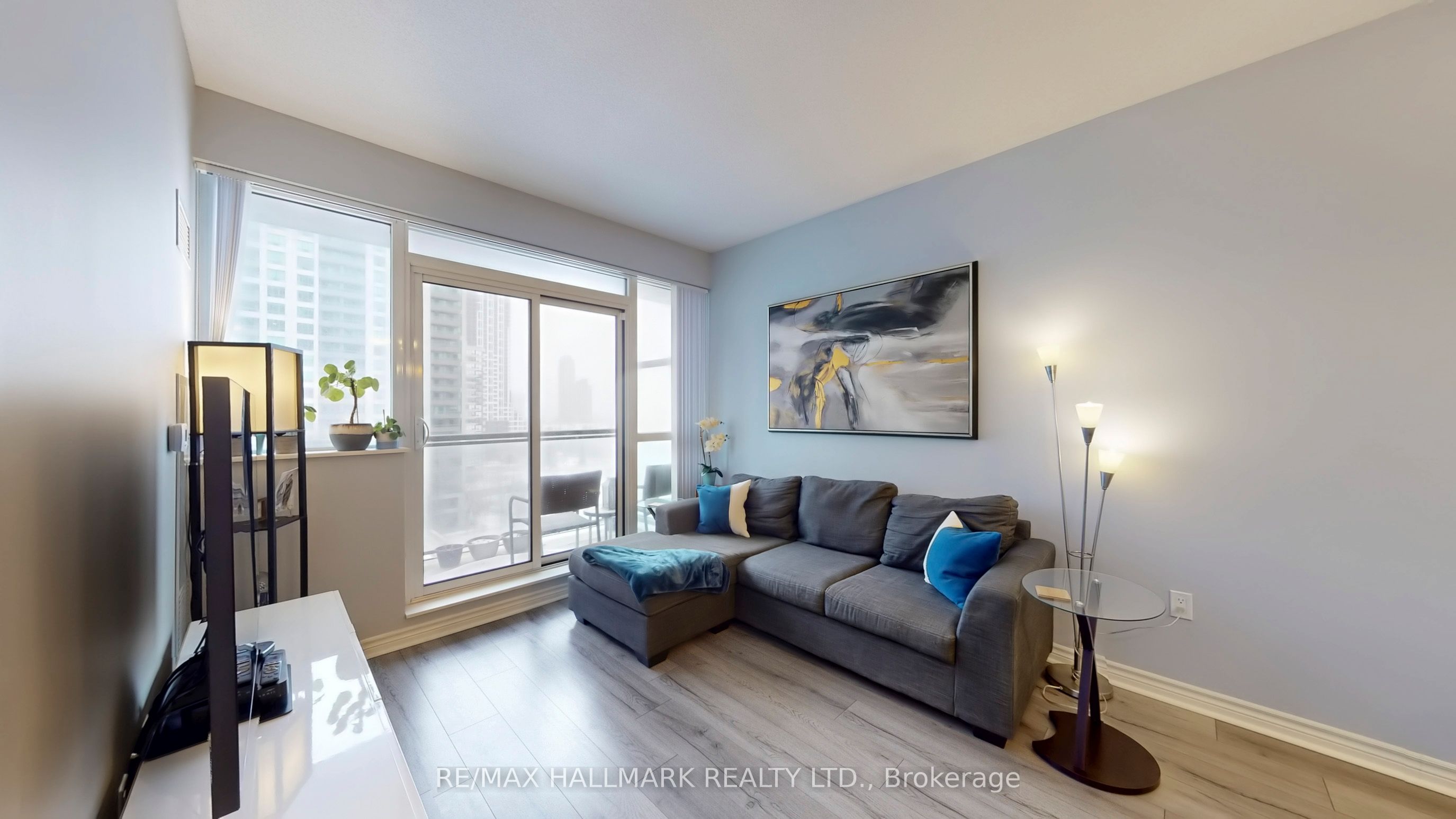349 Rathburn Road W 910, Mississauga, ON L5B 0G9 photo 3