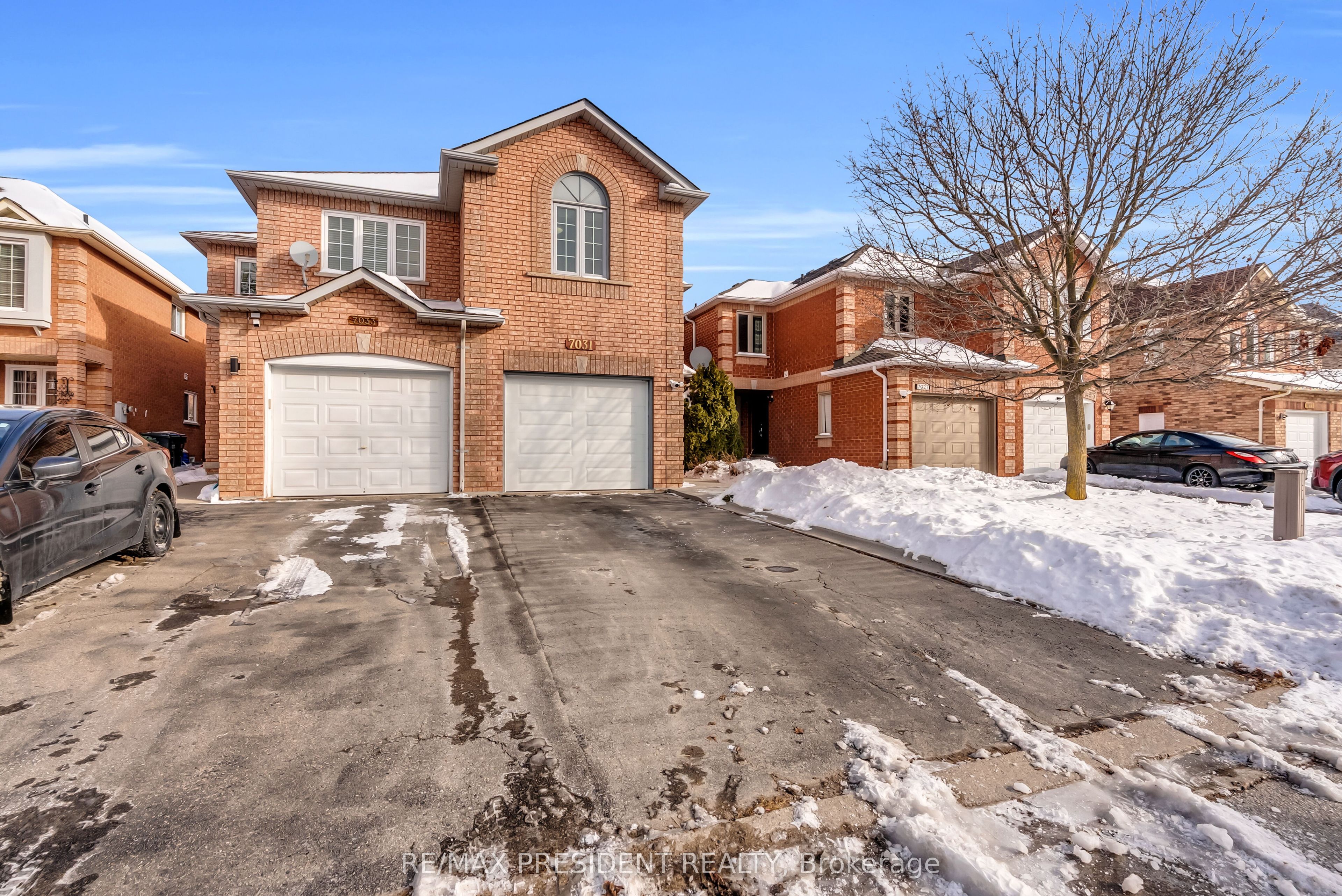 7031 Graydon Court, Mississauga, ON L5N 7H4 photo 3