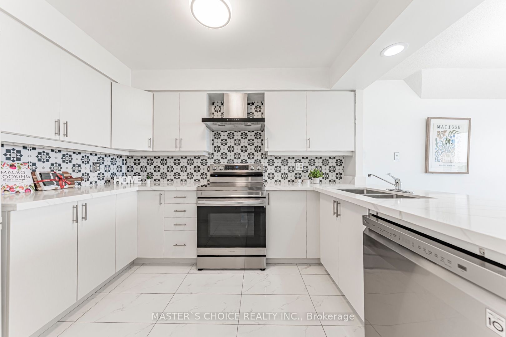 50 Eglinton Avenue W 1110, Mississauga, ON L5R 3P5 photo 4