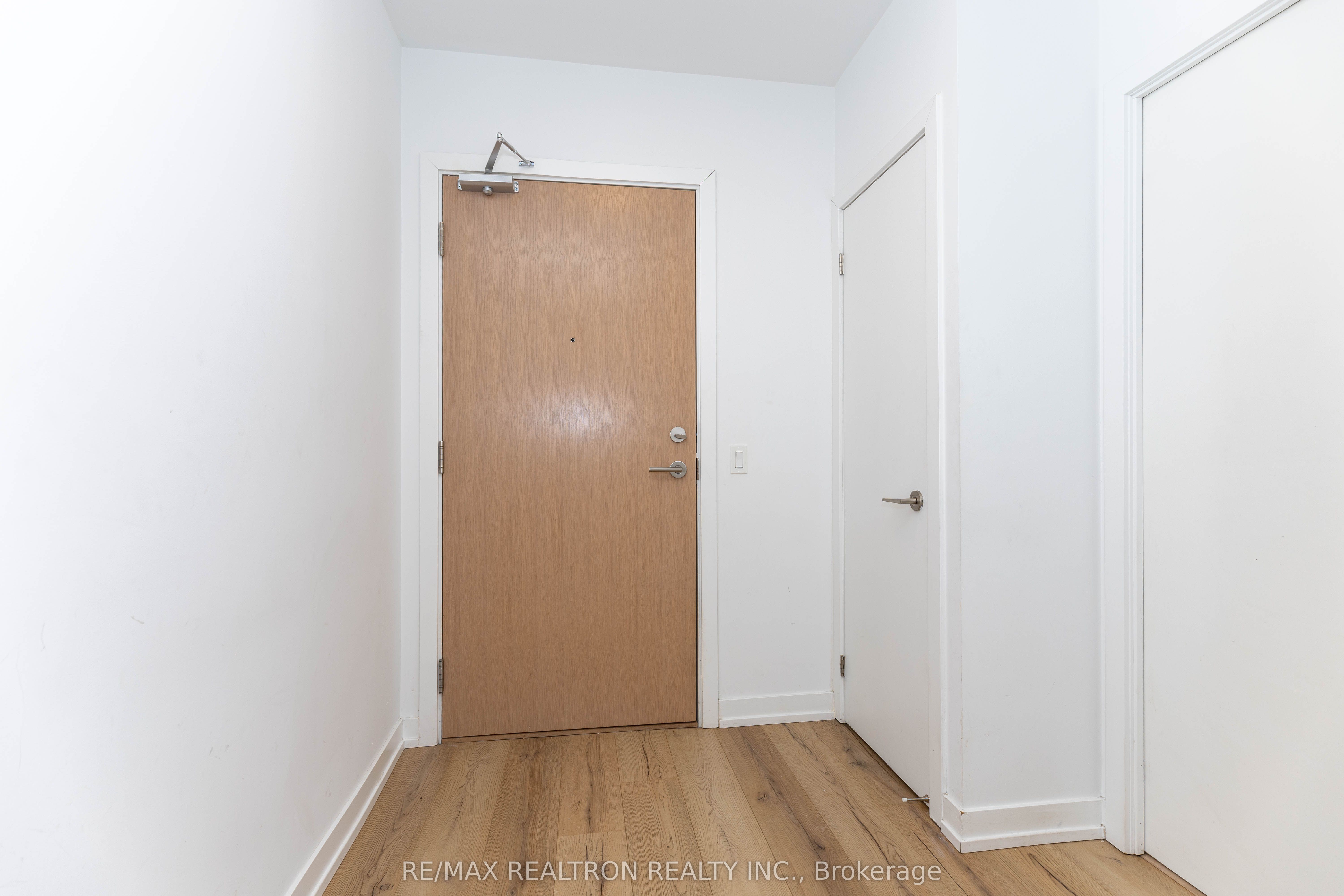 1195 The Queensway 610, Toronto, ON M8Z 1R6 photo 2