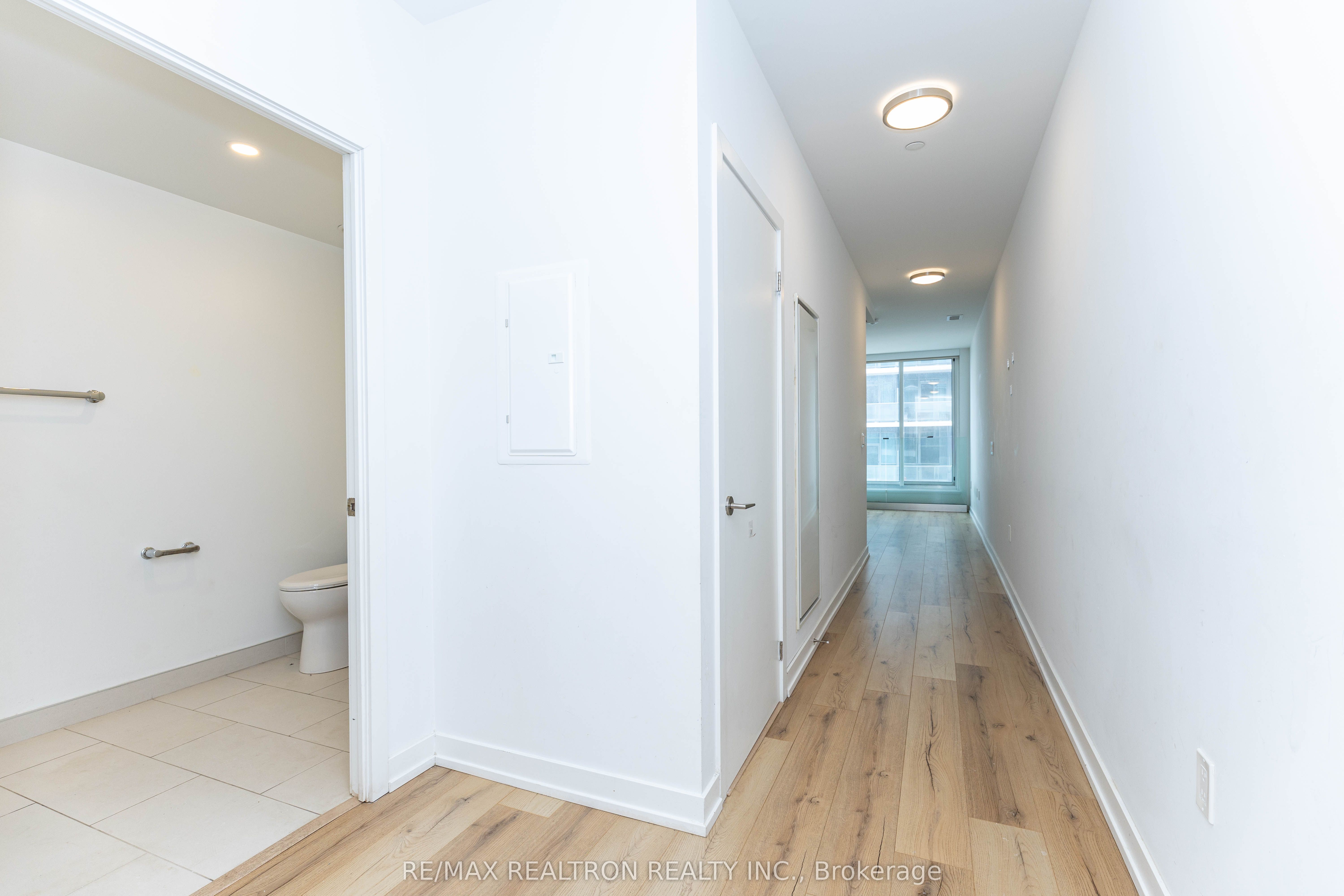 1195 The Queensway 610, Toronto, ON M8Z 1R6 photo 3