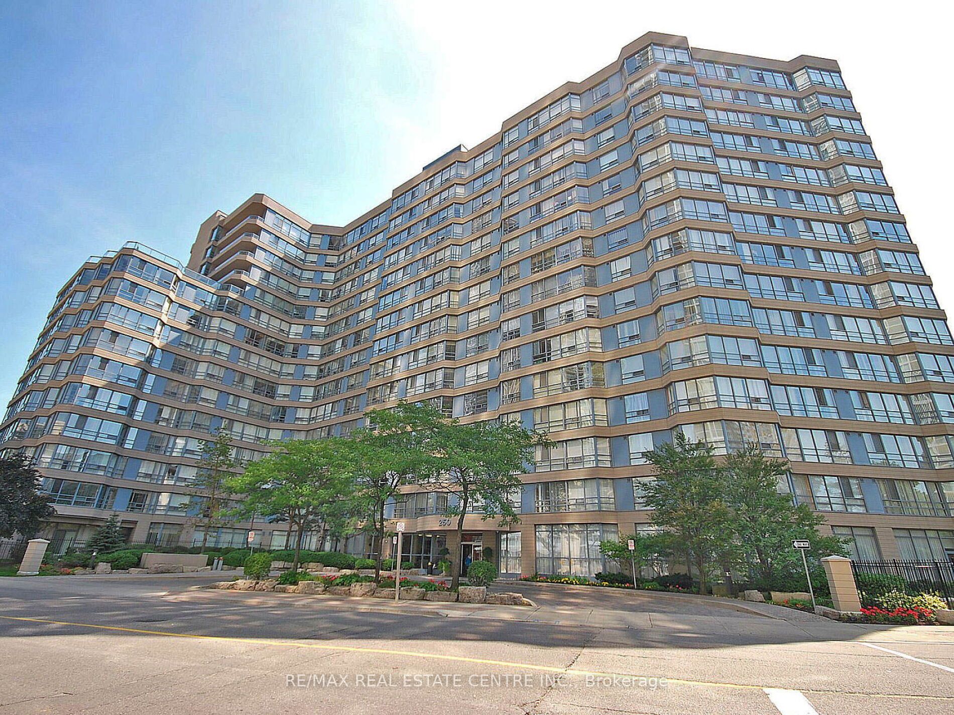 250 Webb Drive 1616, Mississauga, ON L5B 3Z4 photo 2
