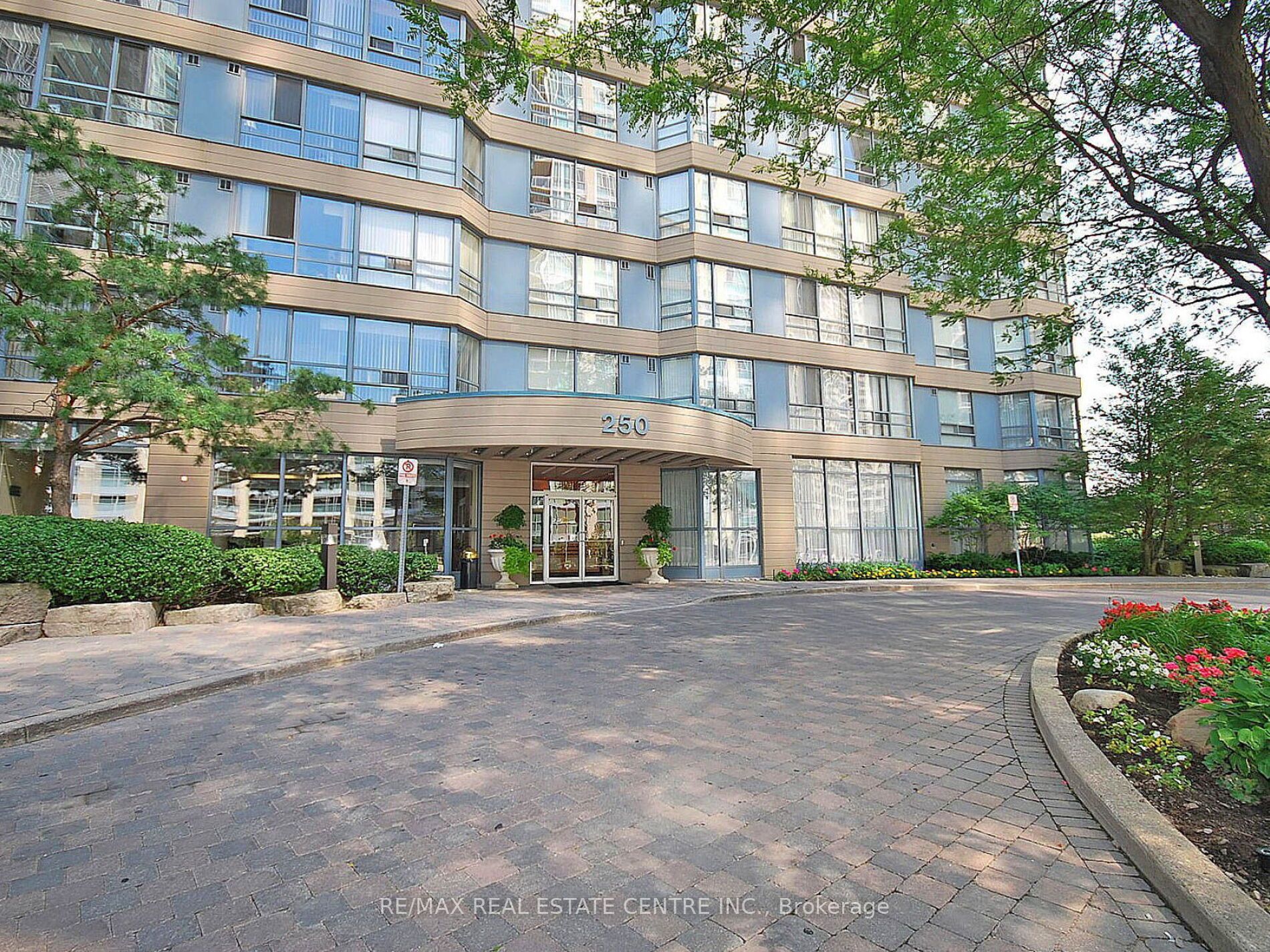 250 Webb Drive 1616, Mississauga, ON L5B 3Z4 photo 3