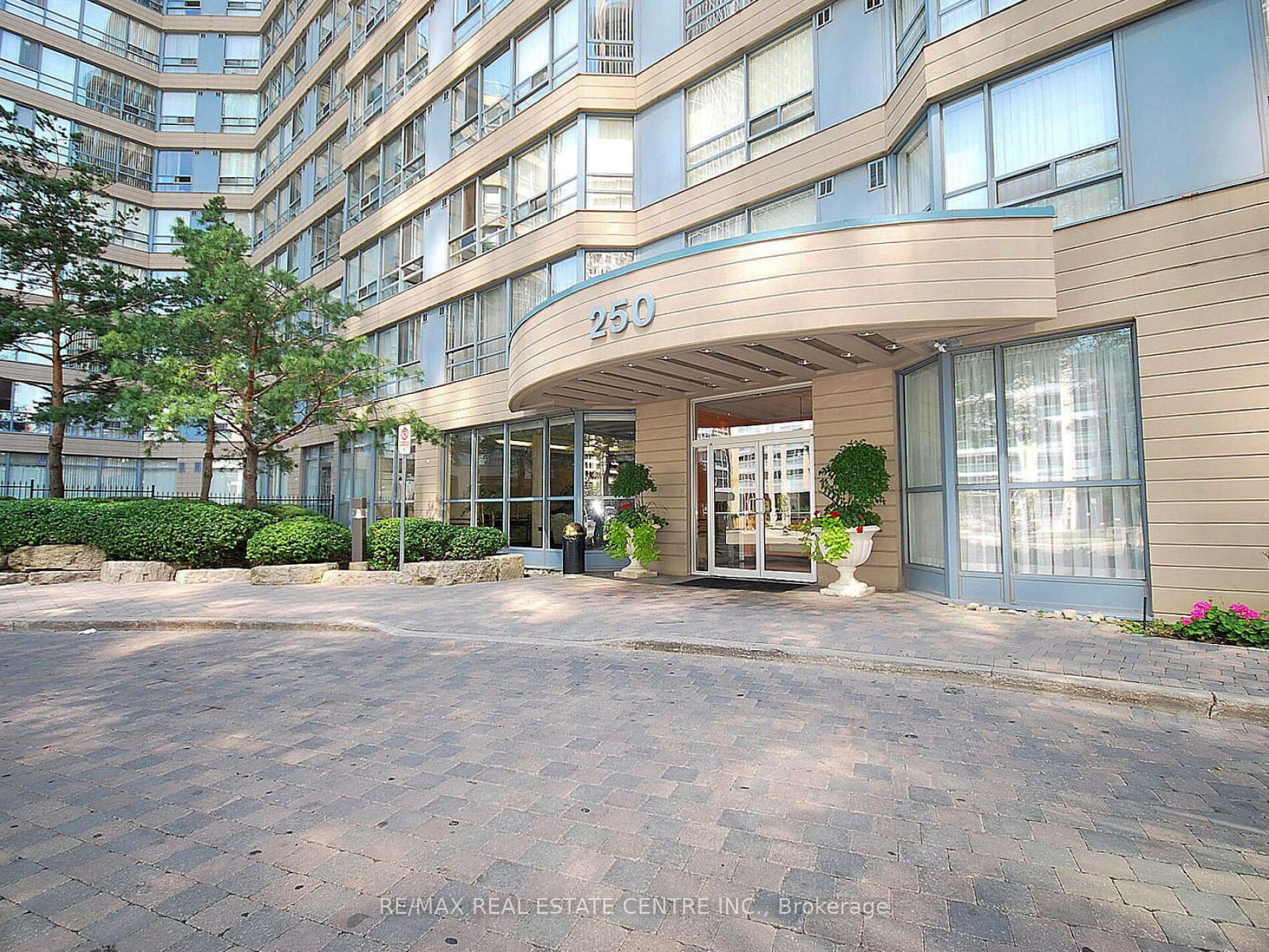250 Webb Drive 1616, Mississauga, ON L5B 3Z4 photo 4
