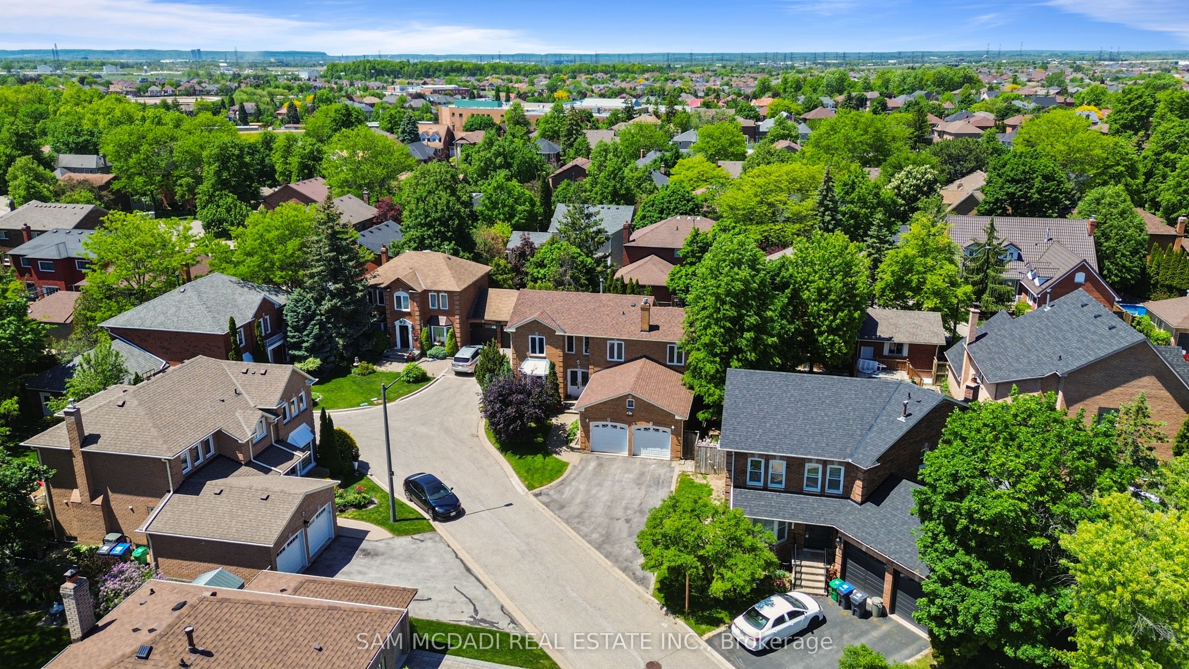 6643 Mockingbird Lane, Mississauga, ON L5N 5K2 photo 3