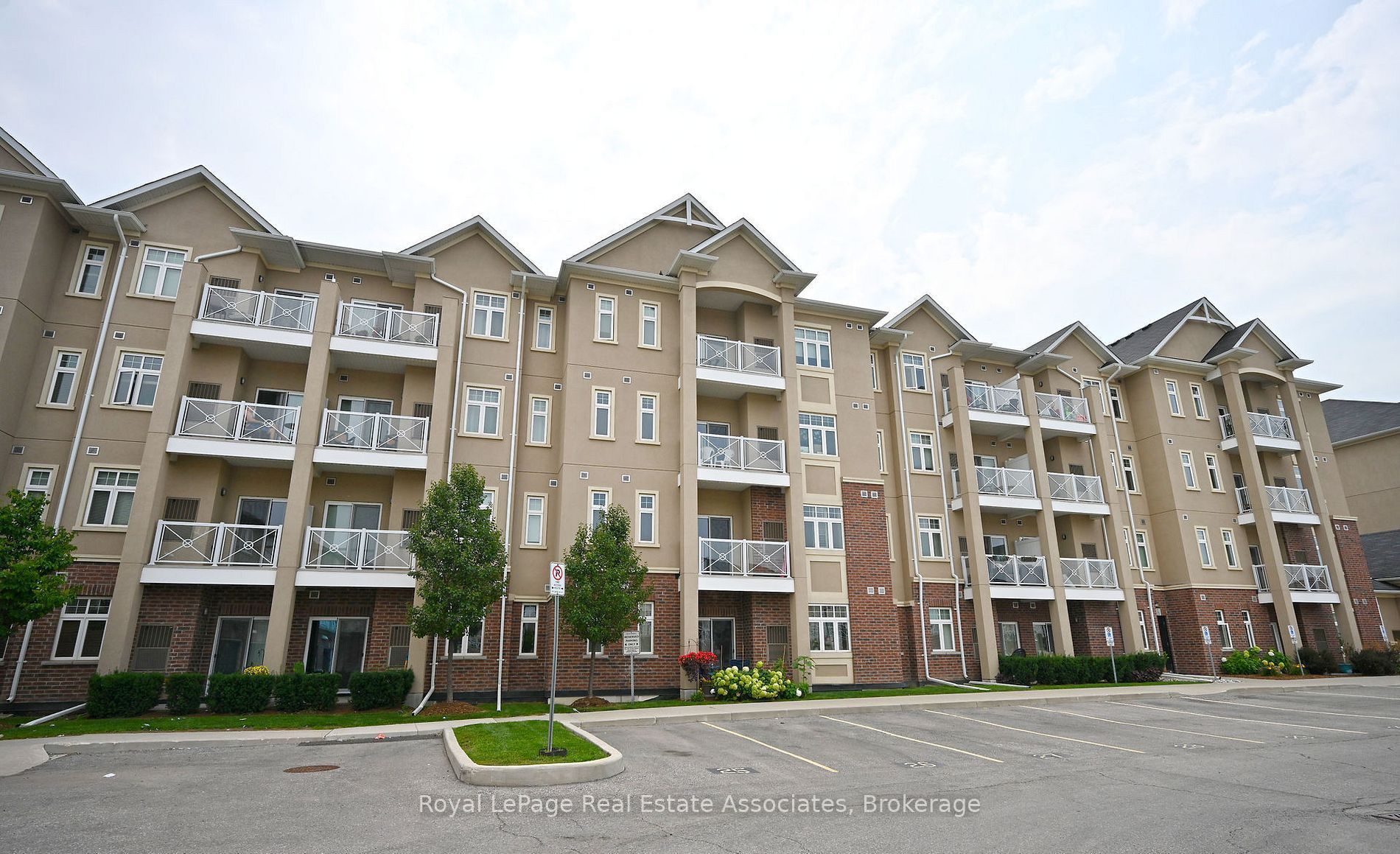 1370 Costigan Road 209, Milton, ON L9T 8X7 photo 2