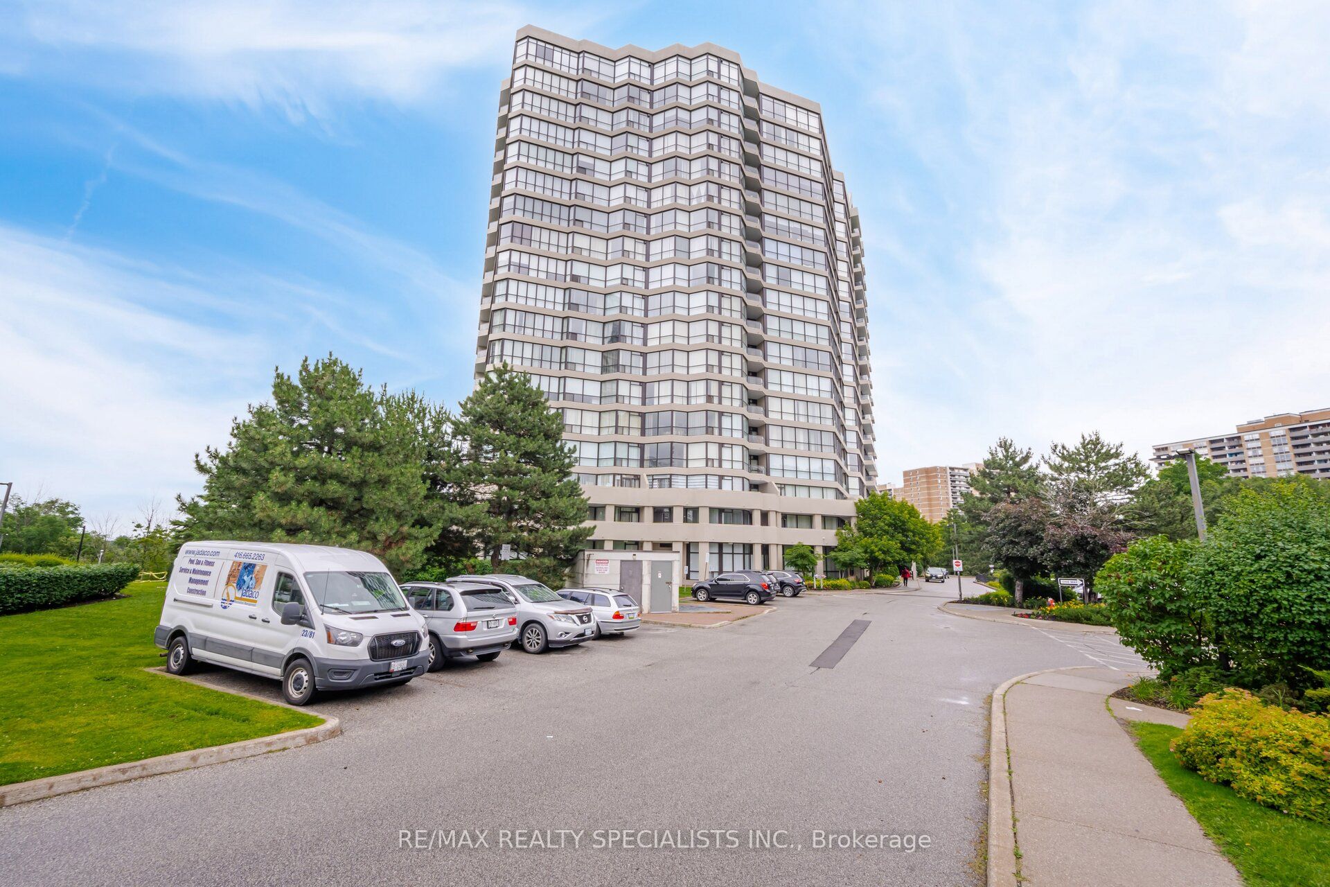 5 Rowntree Road N 805, Toronto, ON M9V 5G9 photo 2