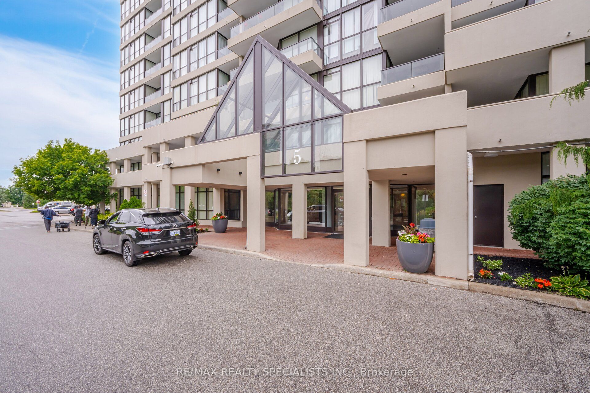 5 Rowntree Road N 805, Toronto, ON M9V 5G9 photo 3