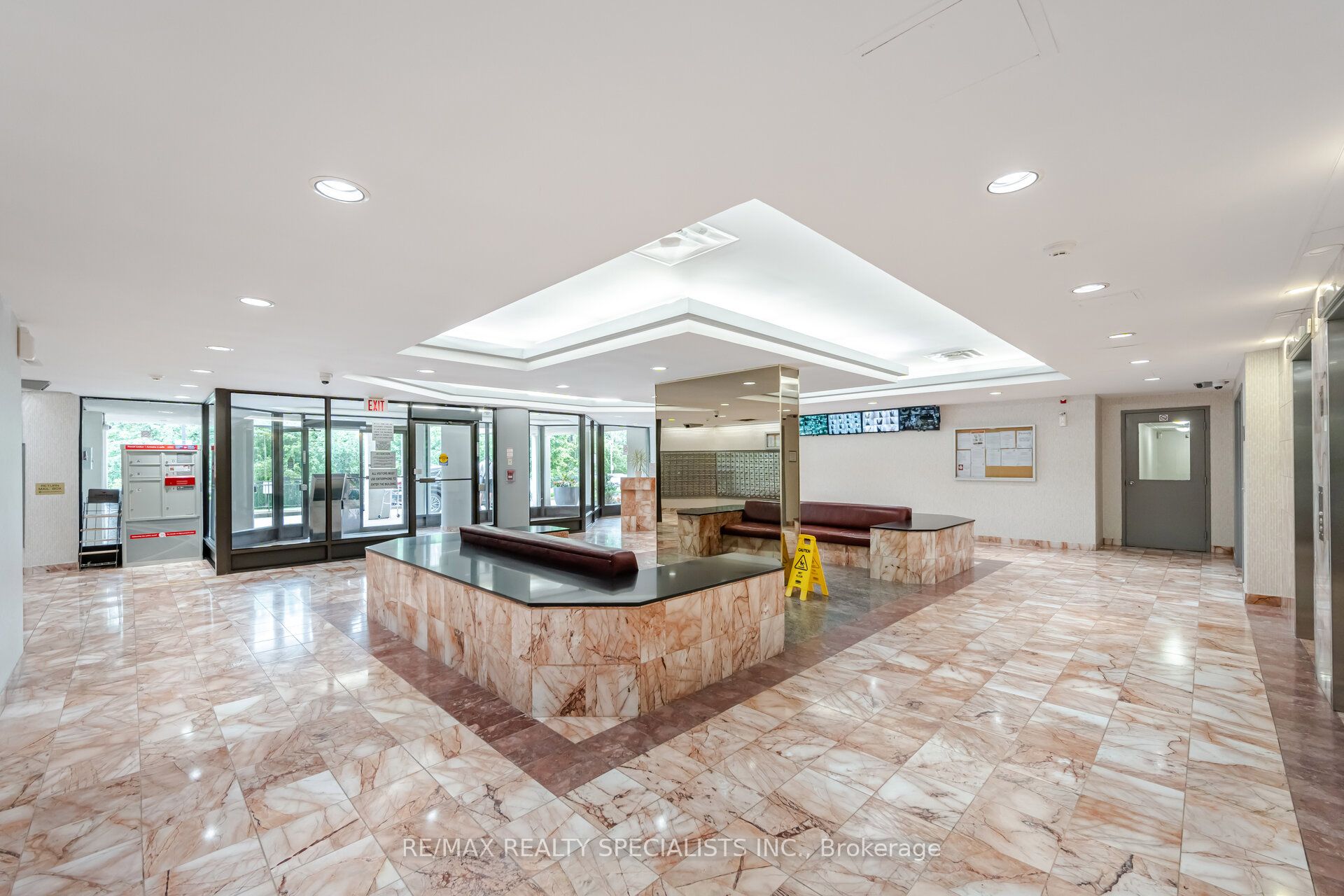5 Rowntree Road N 805, Toronto, ON M9V 5G9 photo 4