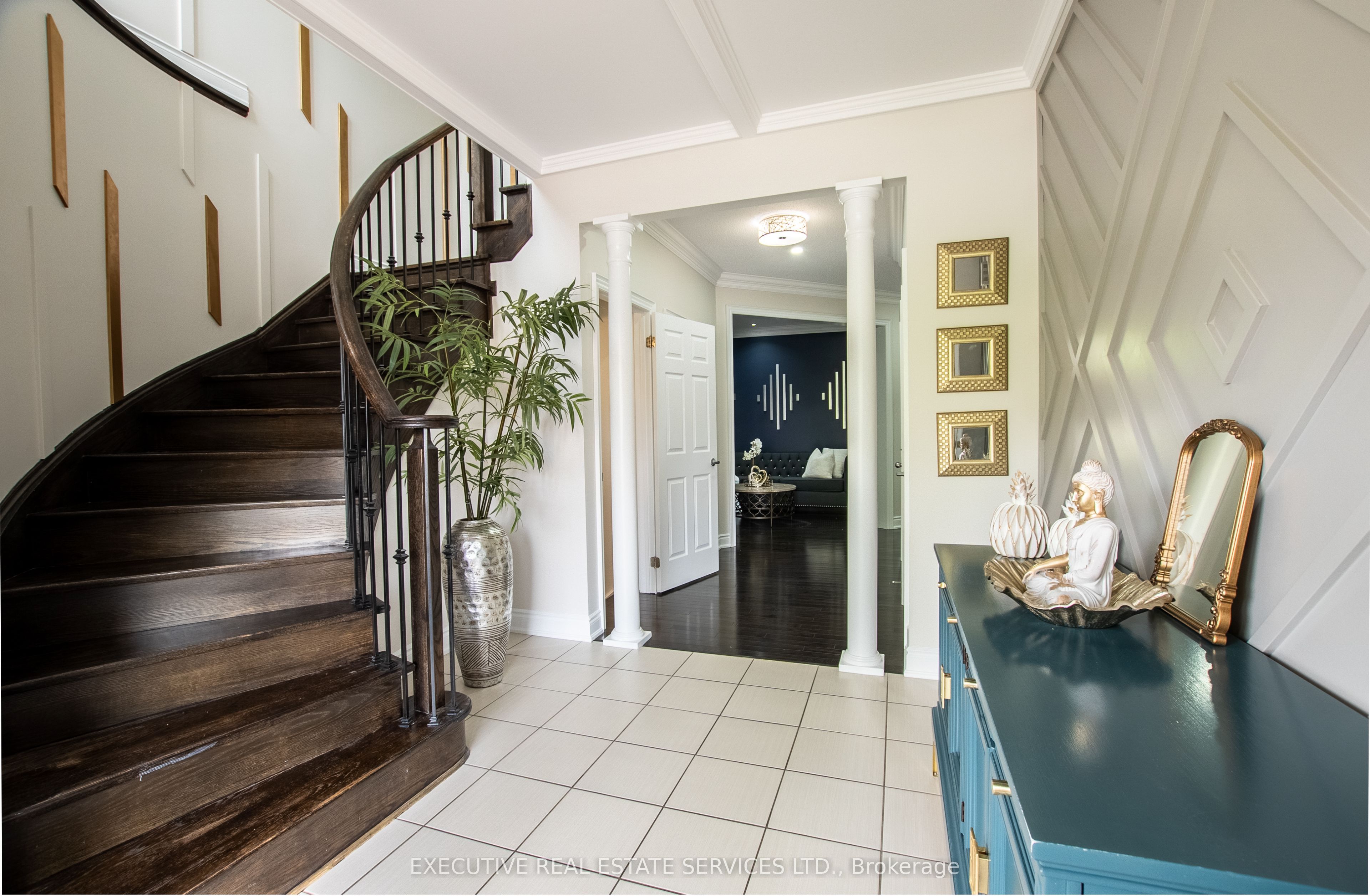 22 Valleyway Drive, Brampton, ON L6X 5G3 photo 4