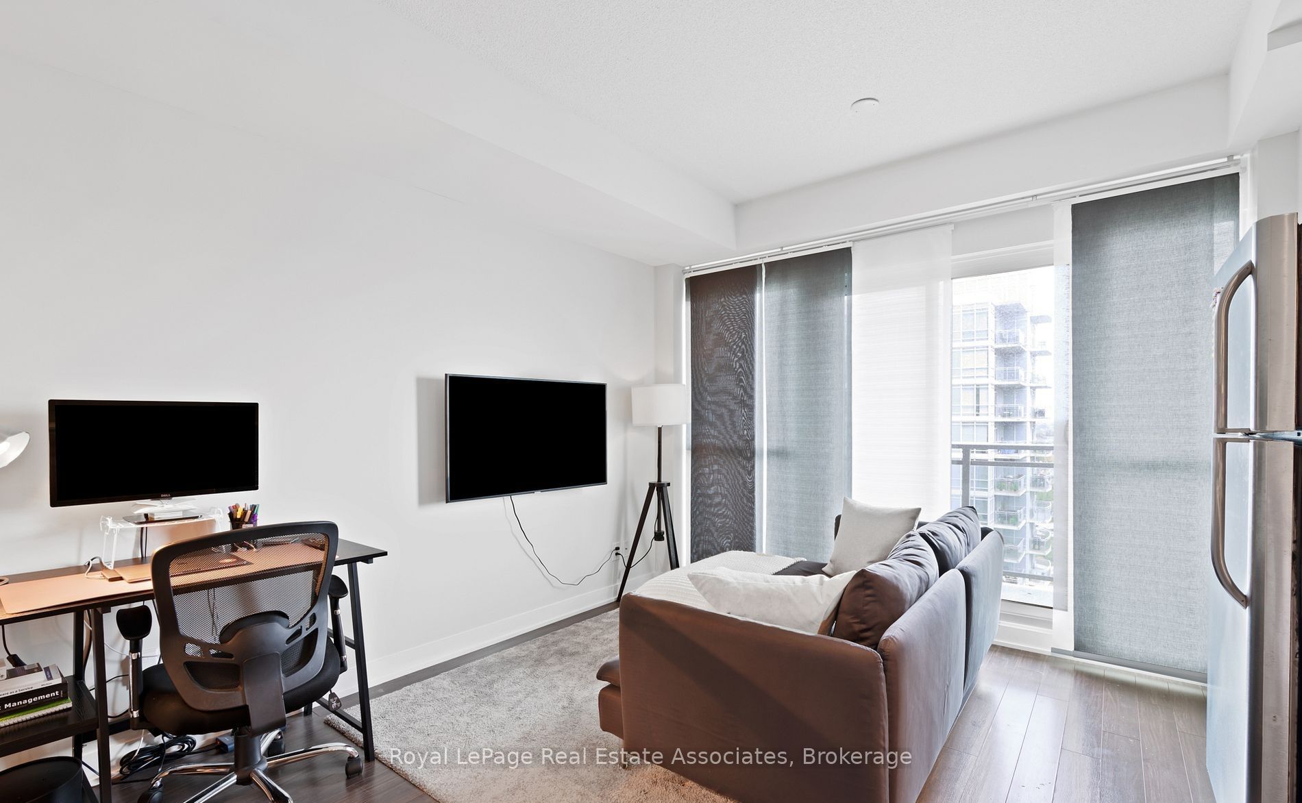 165 Legion Road N 1823, Toronto, ON M8Y 0B3 photo 5