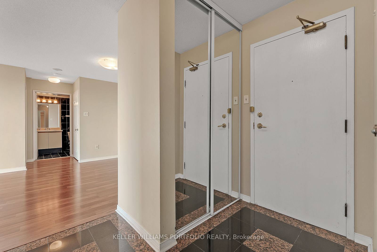 400 Webb Drive 1402, Mississauga, ON L5B 3Z7 photo 2