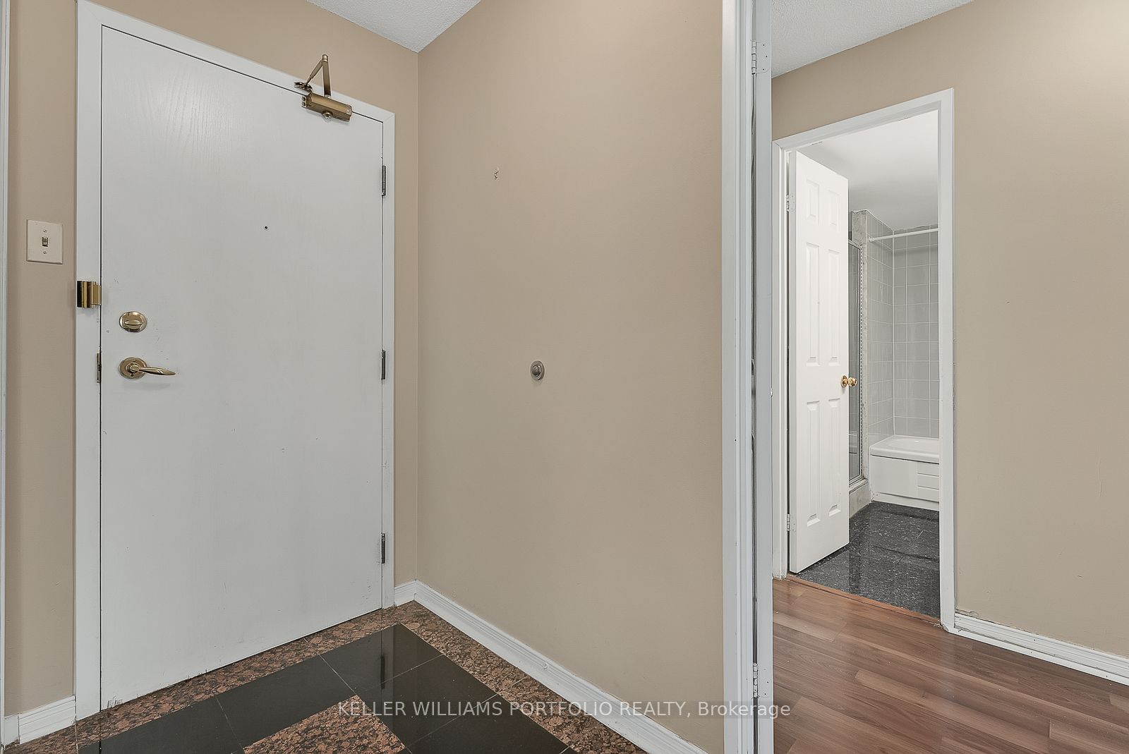 400 Webb Drive 1402, Mississauga, ON L5B 3Z7 photo 3