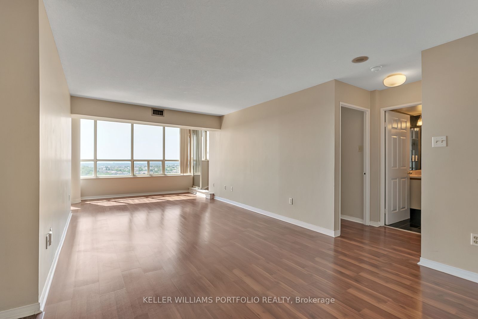 400 Webb Drive 1402, Mississauga, ON L5B 3Z7 photo 4
