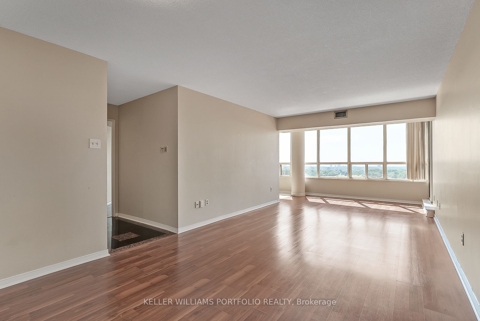 400 Webb Drive 1402, Mississauga, ON L5B 3Z7 photo 5
