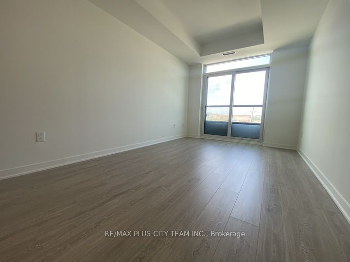 2495 Eglinton Avenue W 610, Mississauga, ON L5M 2T1 photo 2