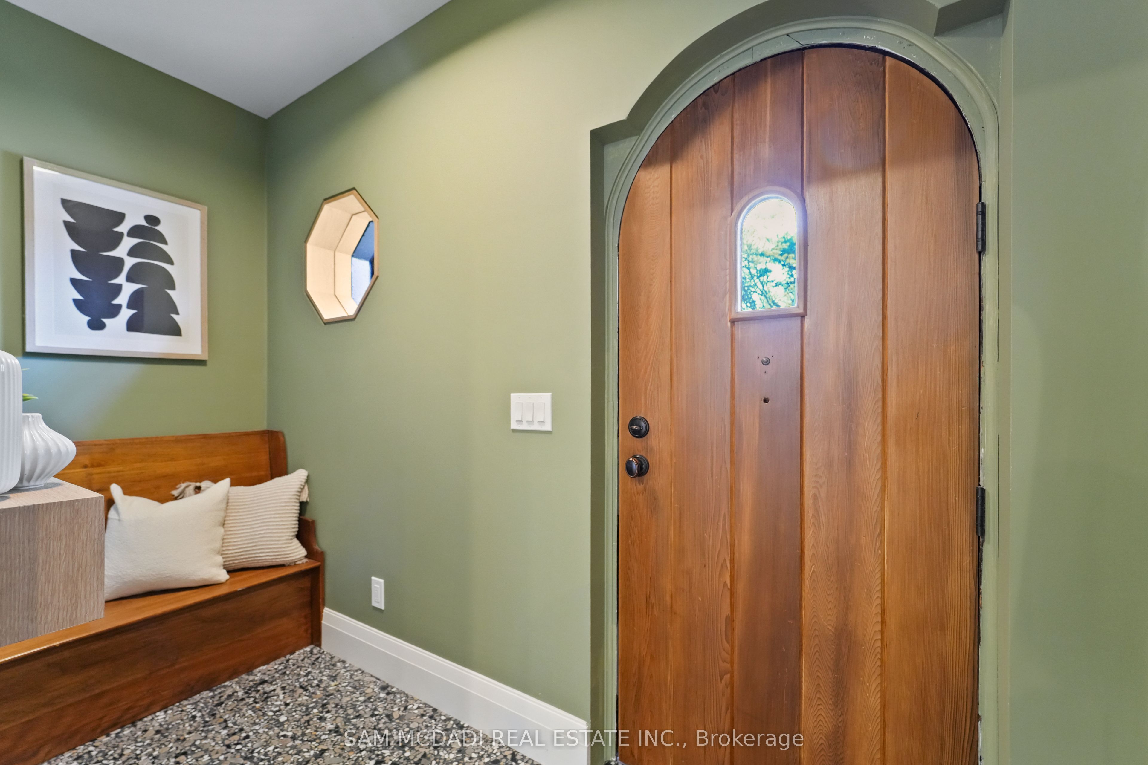 130 Lake Promenade, Toronto, ON M8W 1A5 photo 4