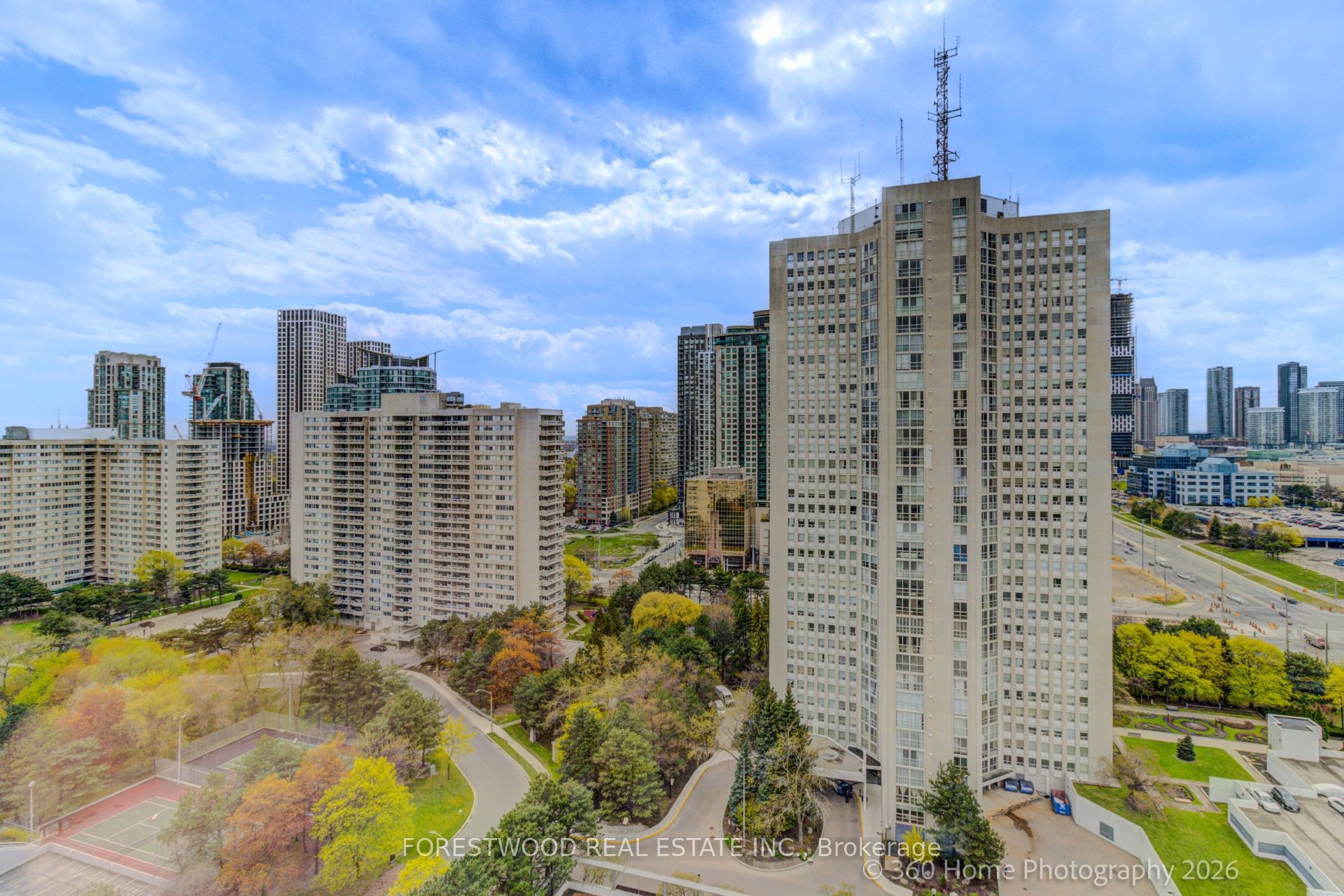 3700 Kaneff Crescent 2202, Mississauga, ON L5A 4B8 photo 2