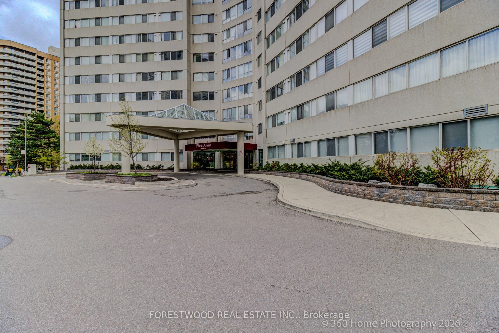 3700 Kaneff Crescent 2202, Mississauga, ON L5A 4B8 photo 3