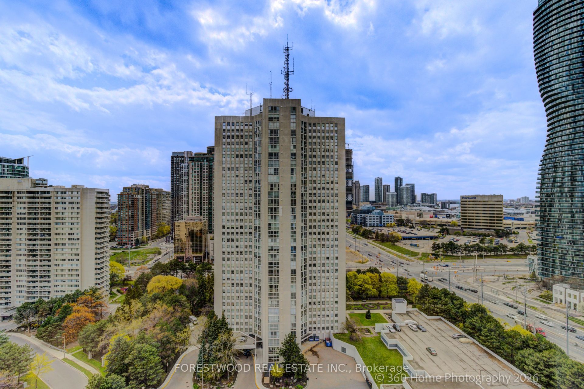 3700 Kaneff Crescent 2202, Mississauga, ON L5A 4B8 photo 4
