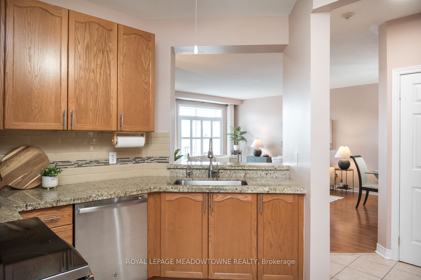 443 Centennial Forest Drive 408, Milton, ON L9T 6A1 photo 5