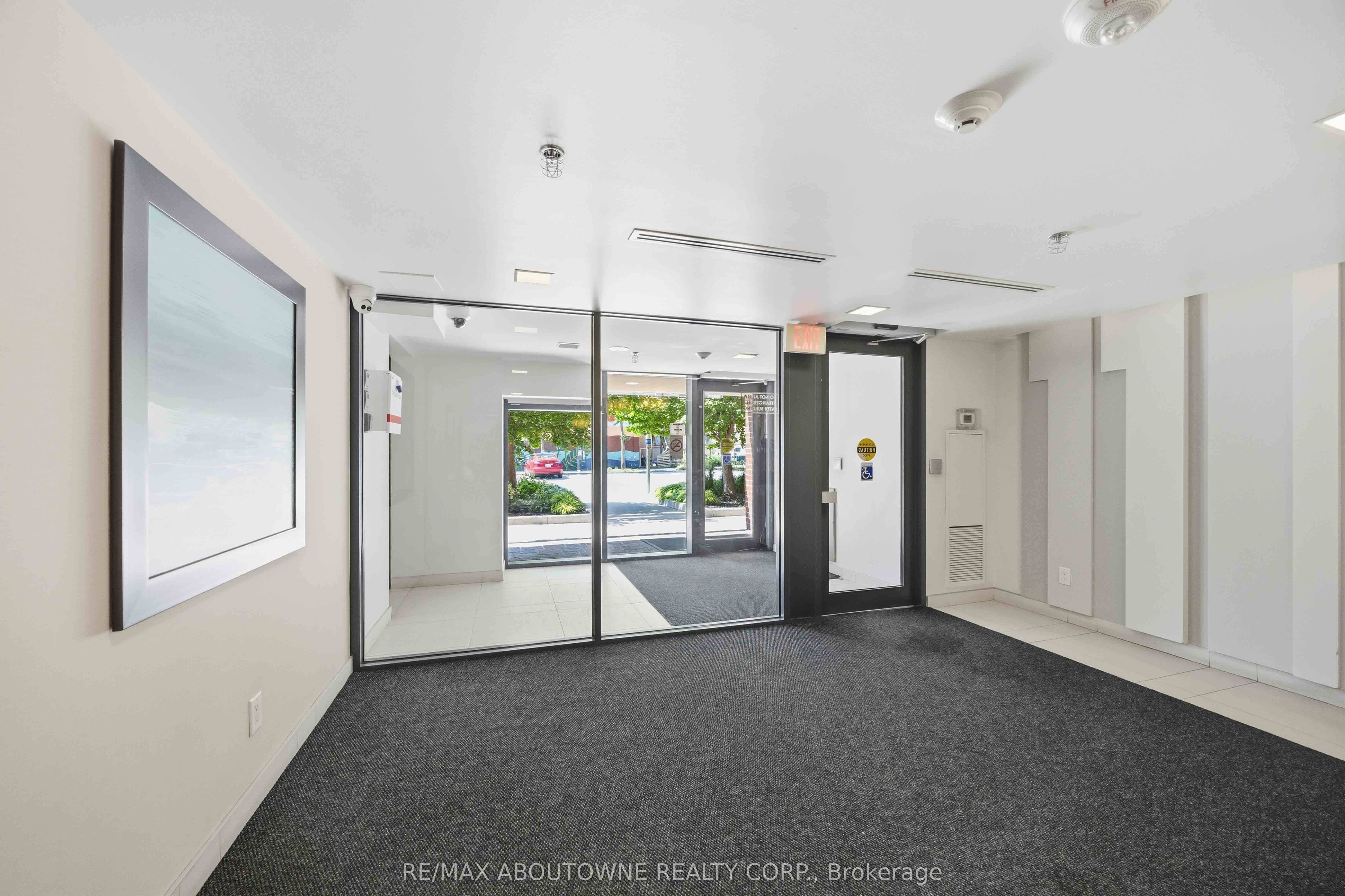 11 Superior Avenue 904, Toronto, ON M8V 0A7 photo 3
