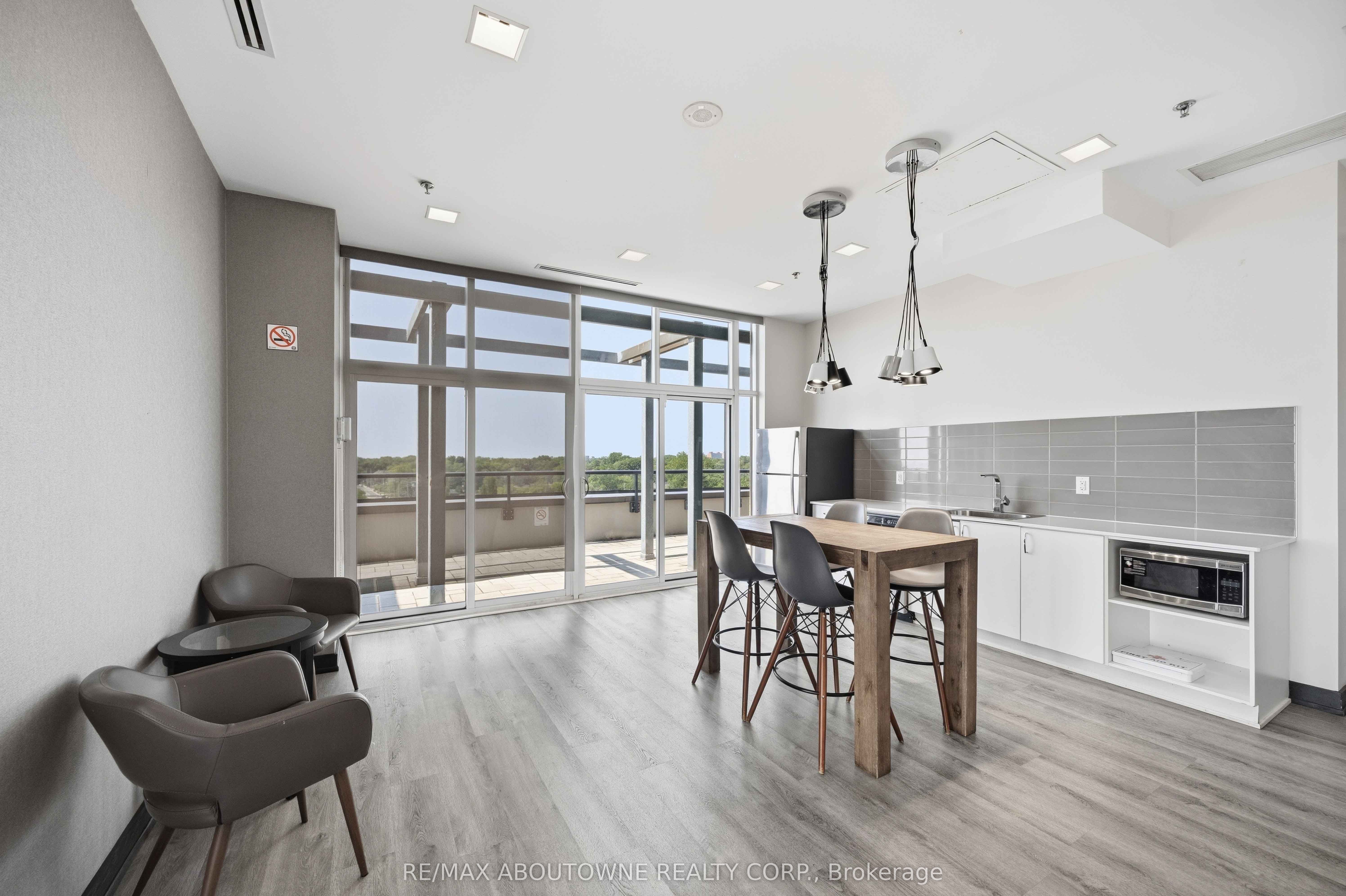 11 Superior Avenue 904, Toronto, ON M8V 0A7 photo 5