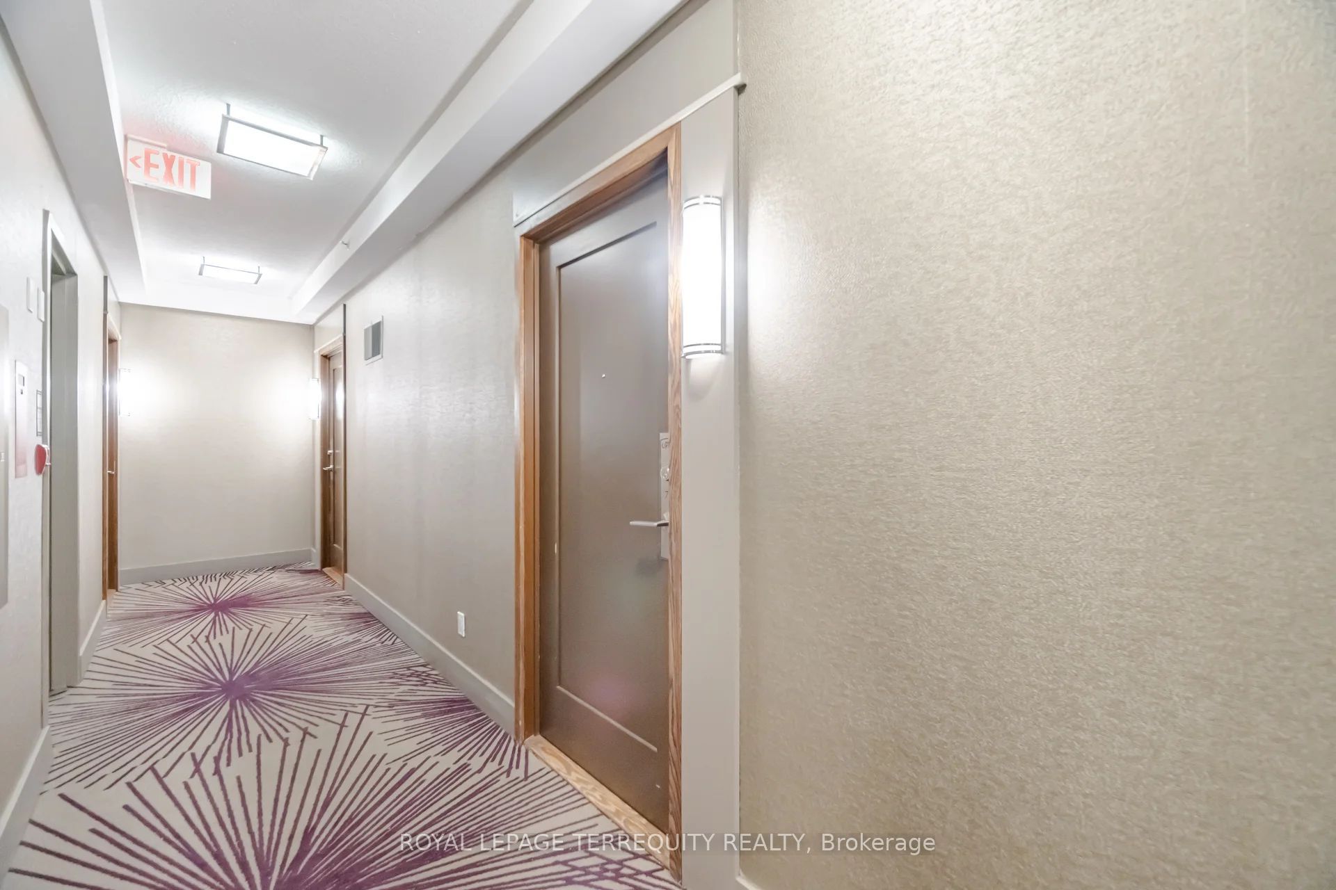 75 Eglinton Avenue W 703, Mississauga, ON L5R 0E5 photo 4