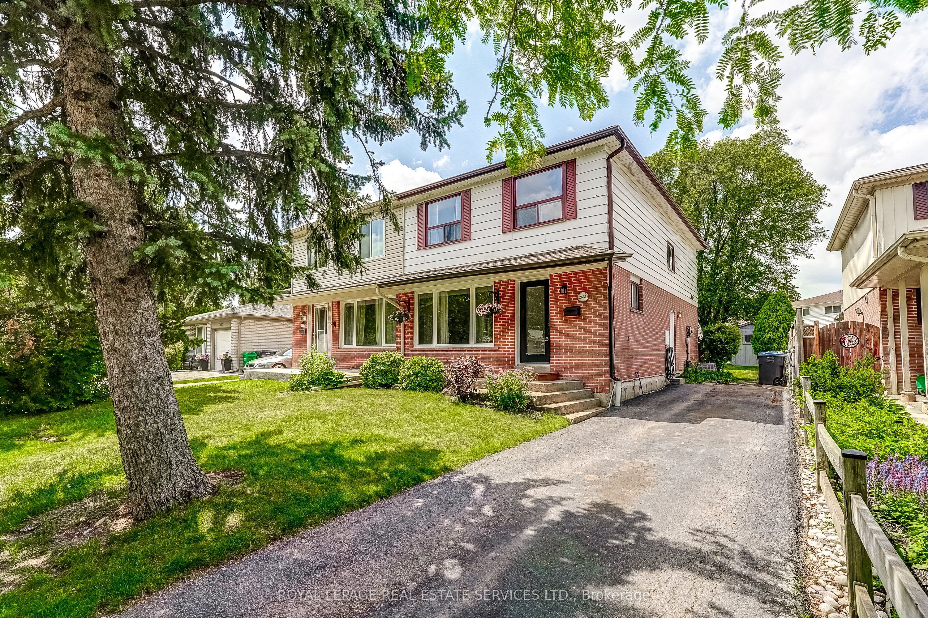 2651 Hollington Crescent, Mississauga, ON L5K 1E8 photo 2