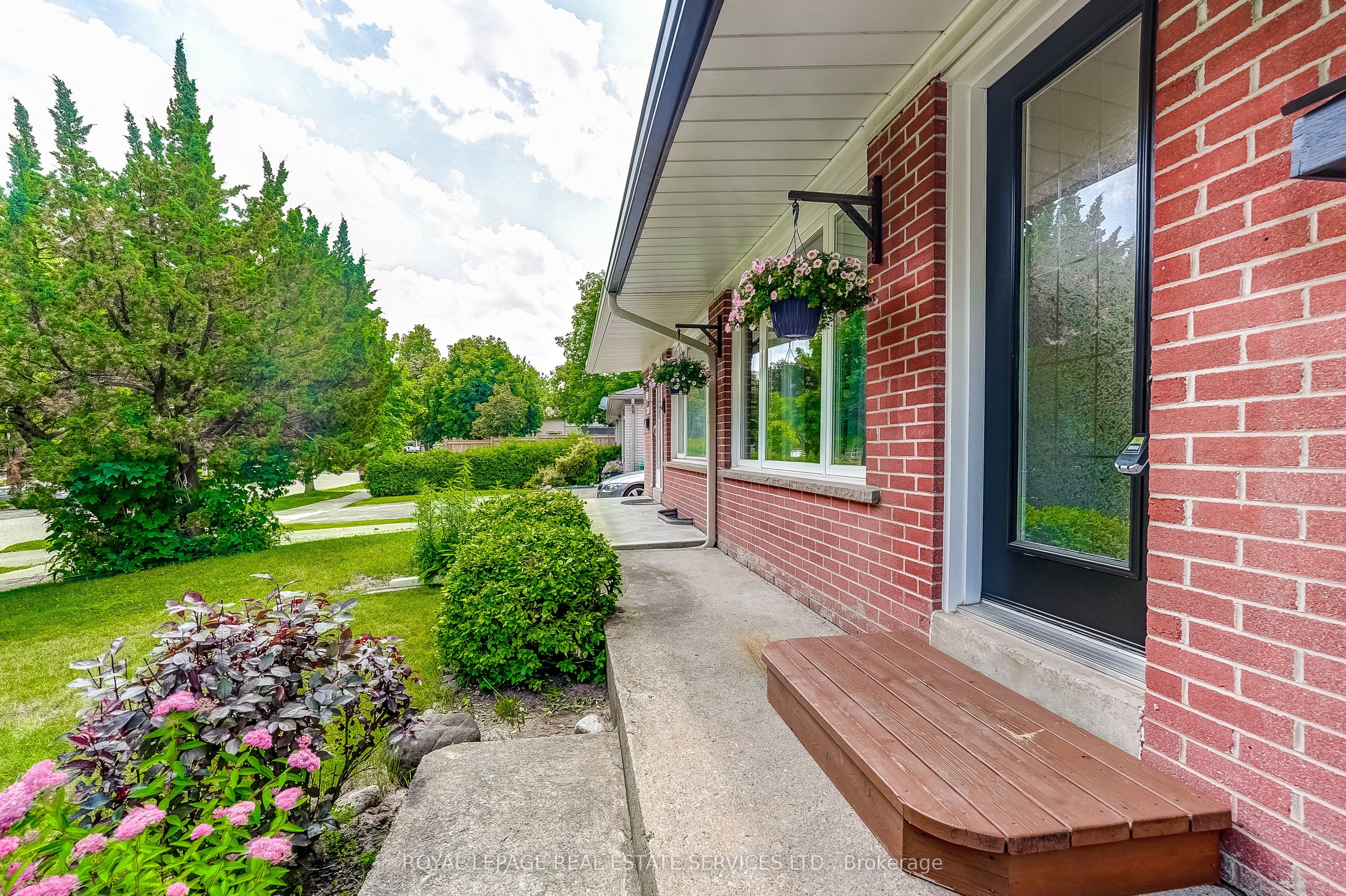2651 Hollington Crescent, Mississauga, ON L5K 1E8 photo 3