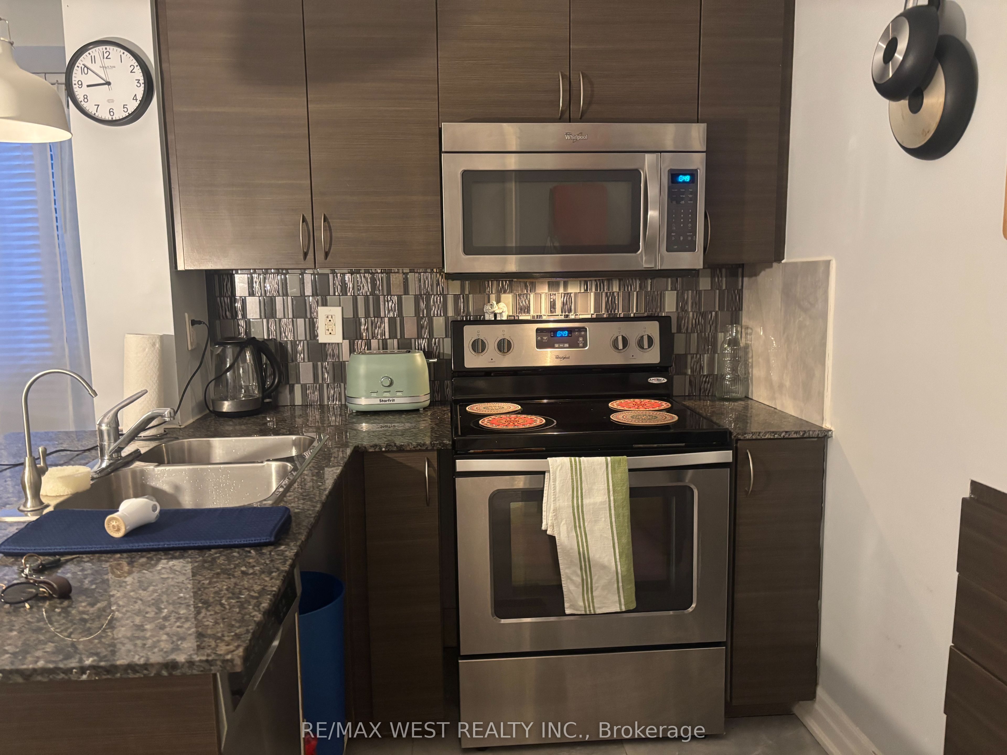 5 Sousa Mendes Street 102, Toronto, ON M6P 0A8 photo 3