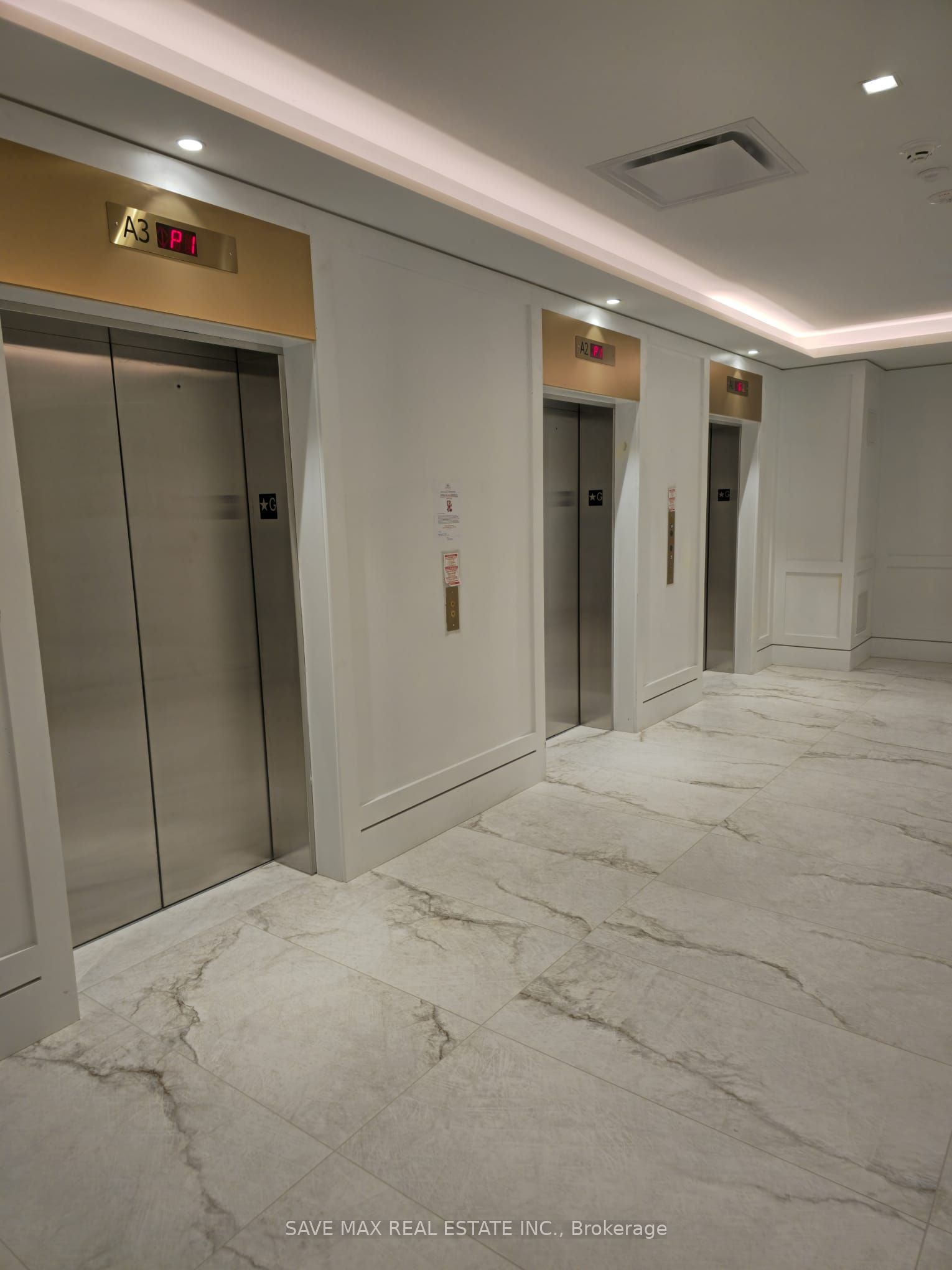 4010 Eglinton Avenue W 615, Toronto, ON M9A 0G5 photo 2