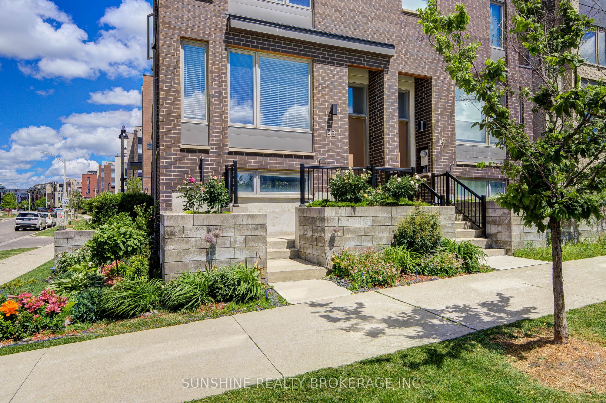 143 Stanley Greene Boulevard, Toronto, ON M3K 0A5 photo 3