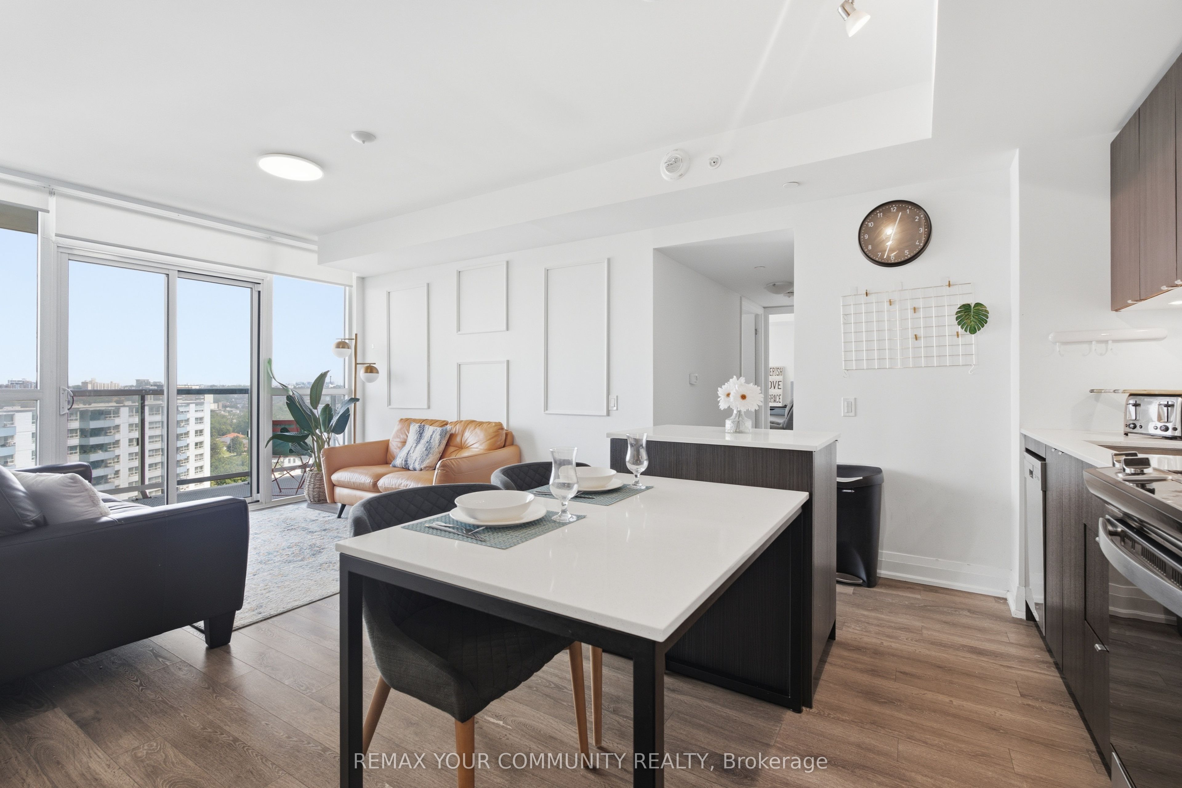 1461 Lawrence Avenue 1504, Toronto, ON M6L 0A6 photo 4