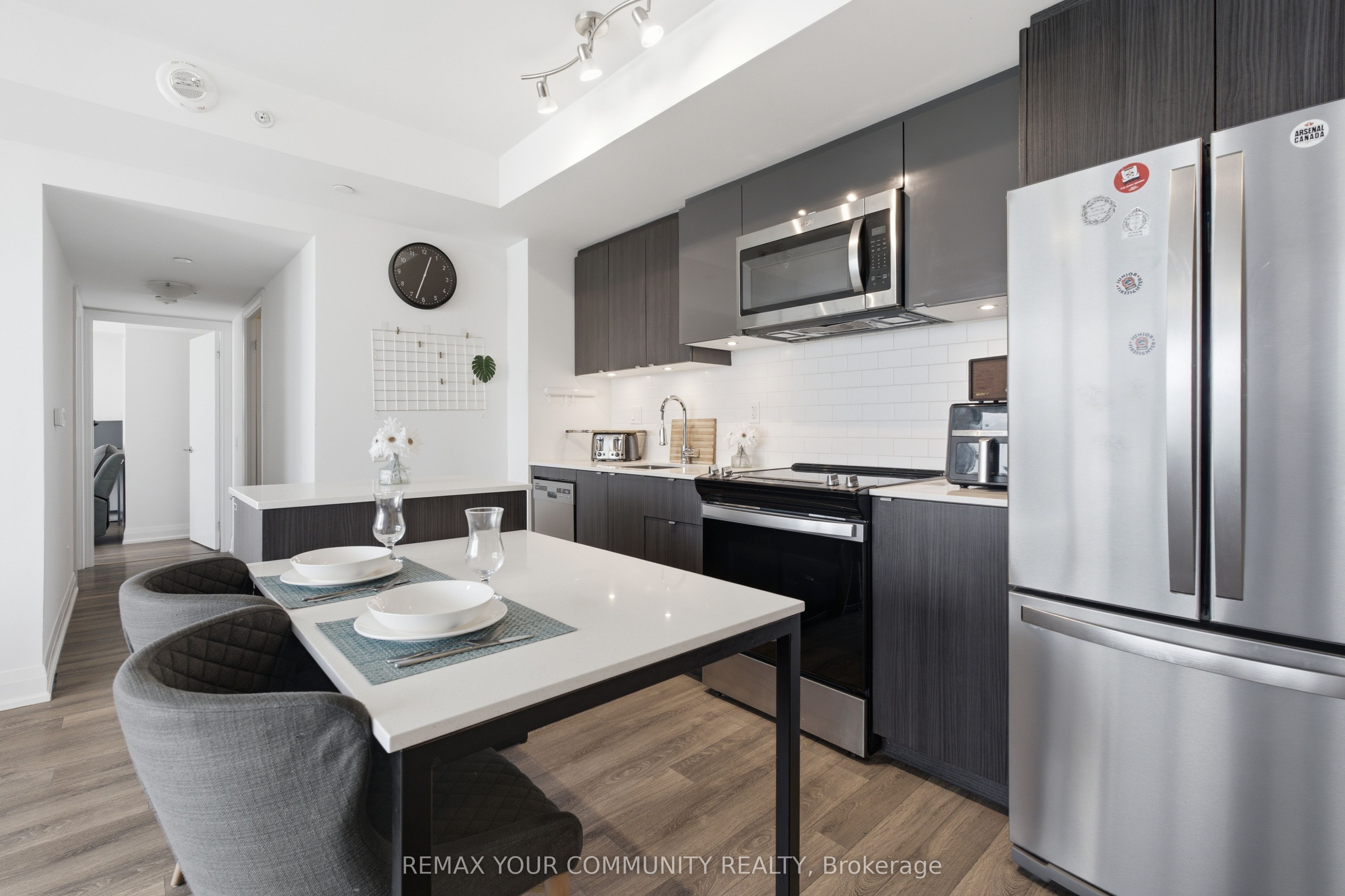1461 Lawrence Avenue 1504, Toronto, ON M6L 0A6 photo 5