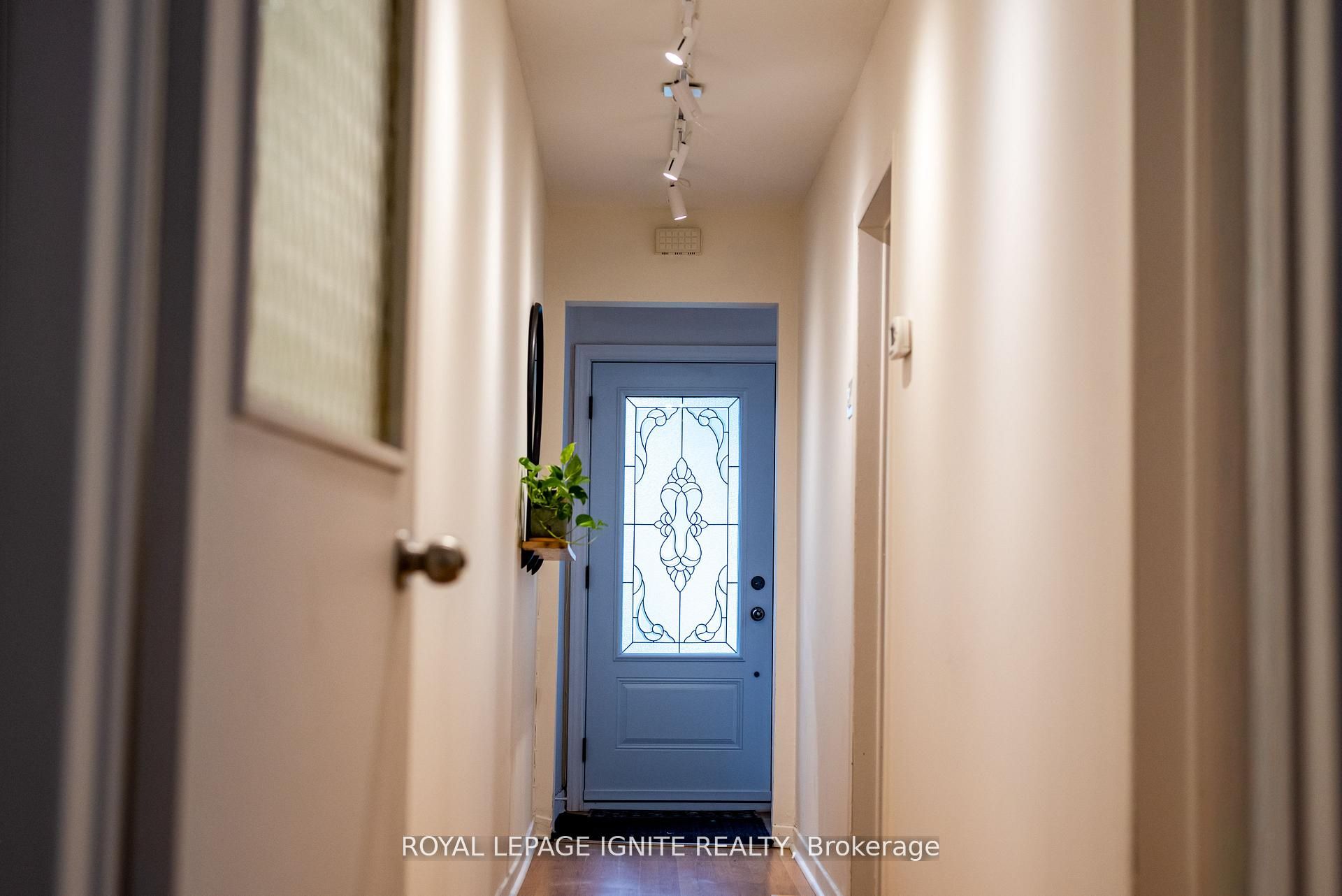 482 Mcroberts Avenue, Toronto, ON M6E 4R4 photo 5